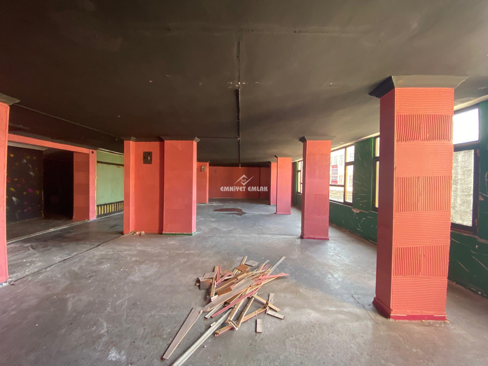 EREĞLİ ÇARŞI MERKEZDE 150 m² KİRALIK PRESTİJLİ DÜKKAN