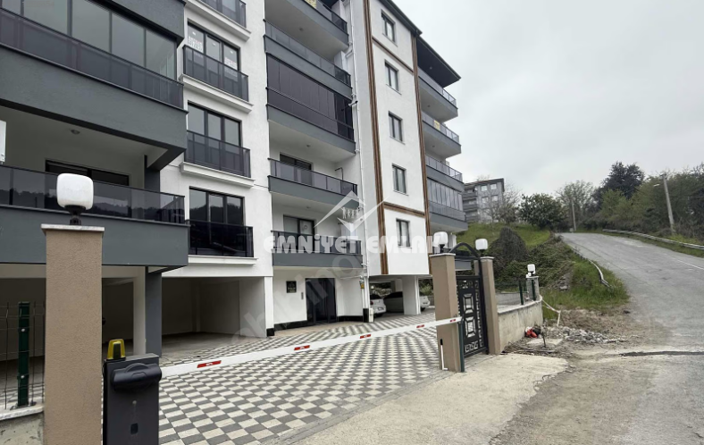 ÇARŞI MERKEZDE SATILIK GENİŞ 1+1 FIRSAT DAİRESİ