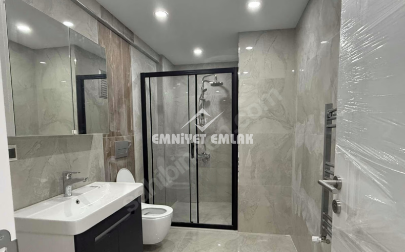 ÇARŞI MERKEZDE SATILIK GENİŞ 1+1 FIRSAT DAİRESİ