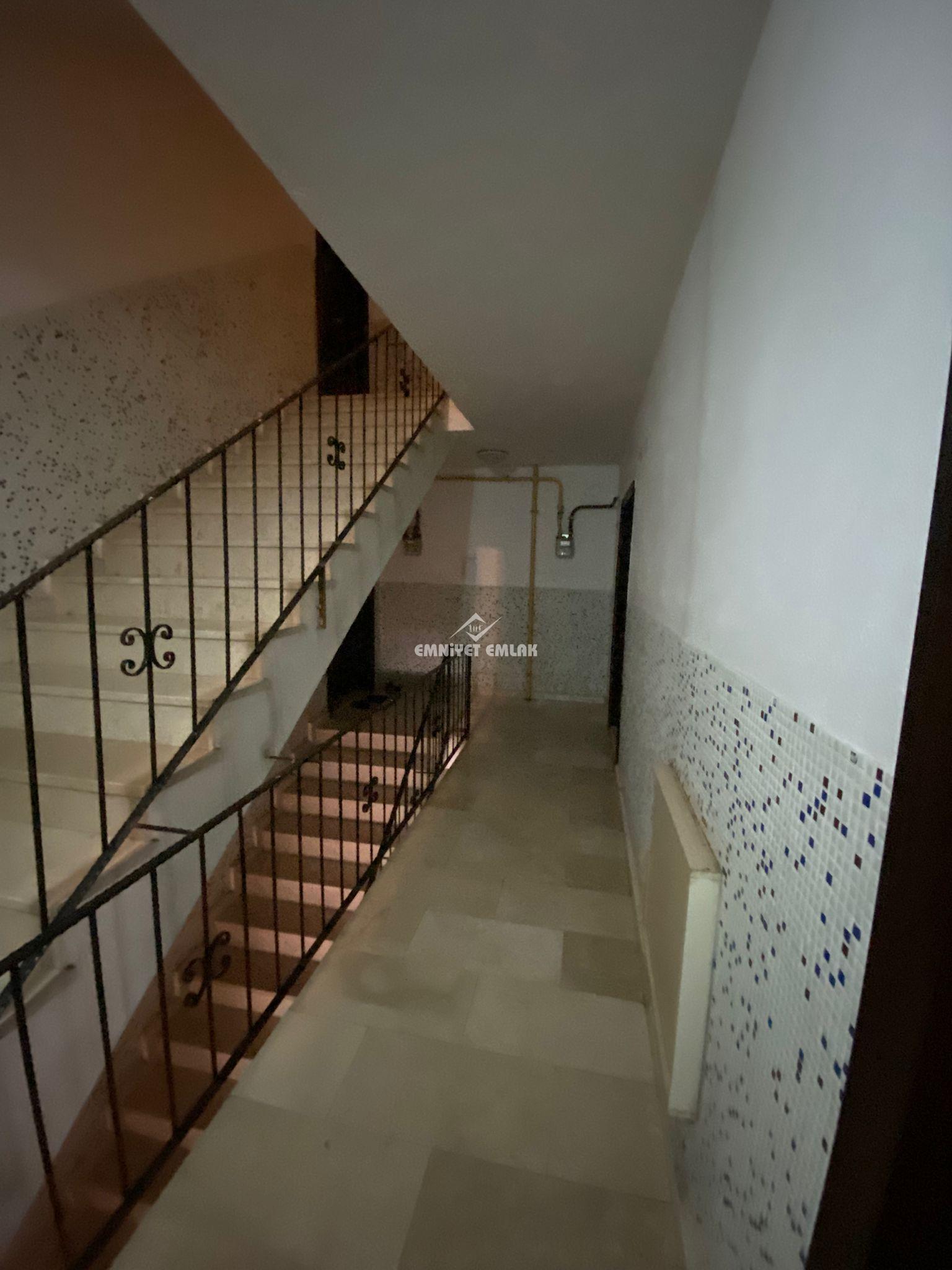 KAVAKLIK MAHALLESİNDE KİRALIK 2+1 DAİRE