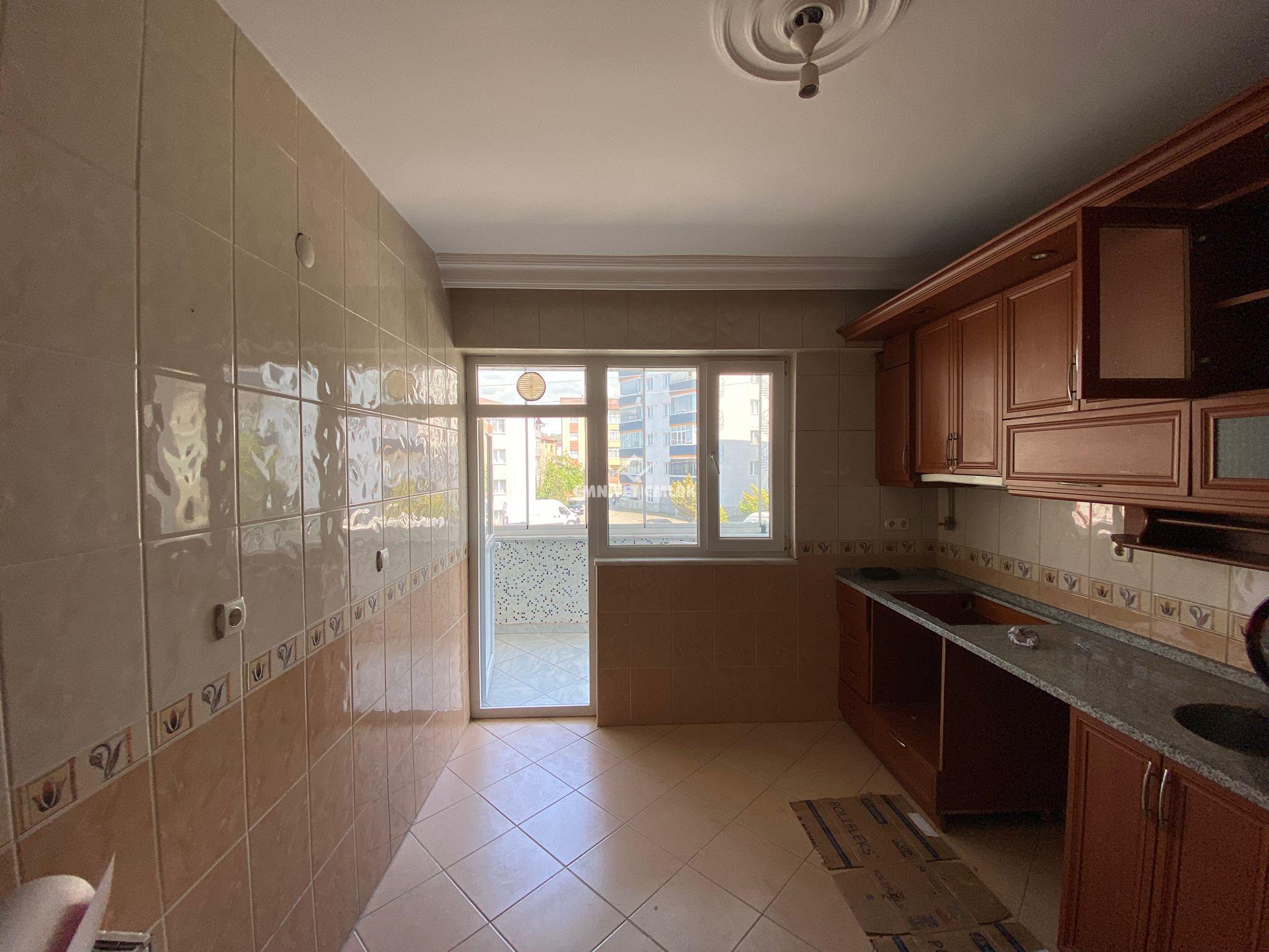 KAVAKLIK MAHALLESİNDE KİRALIK 2+1 DAİRE