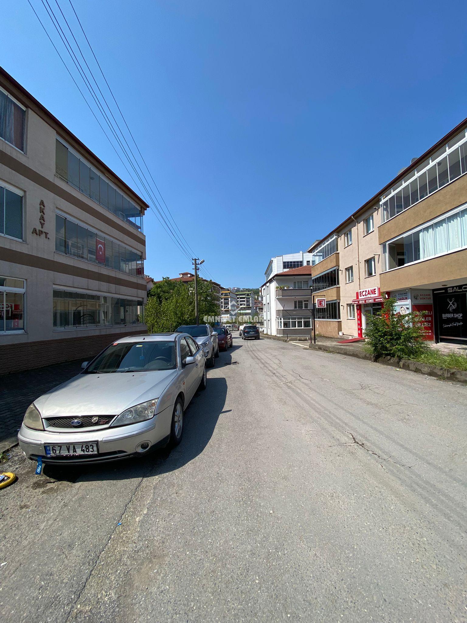 KAVAKLIK MAHALLESİNDE KİRALIK 2+1 DAİRE