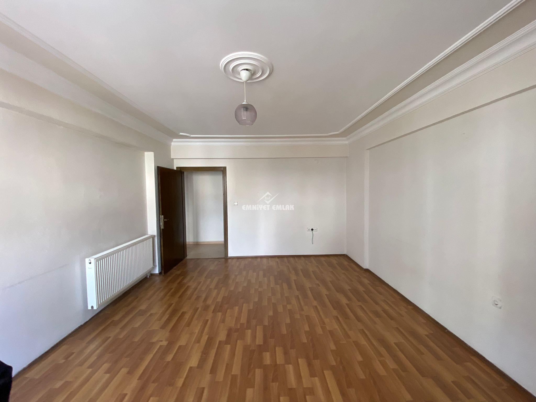 KAVAKLIK MAHALLESİNDE KİRALIK 2+1 DAİRE