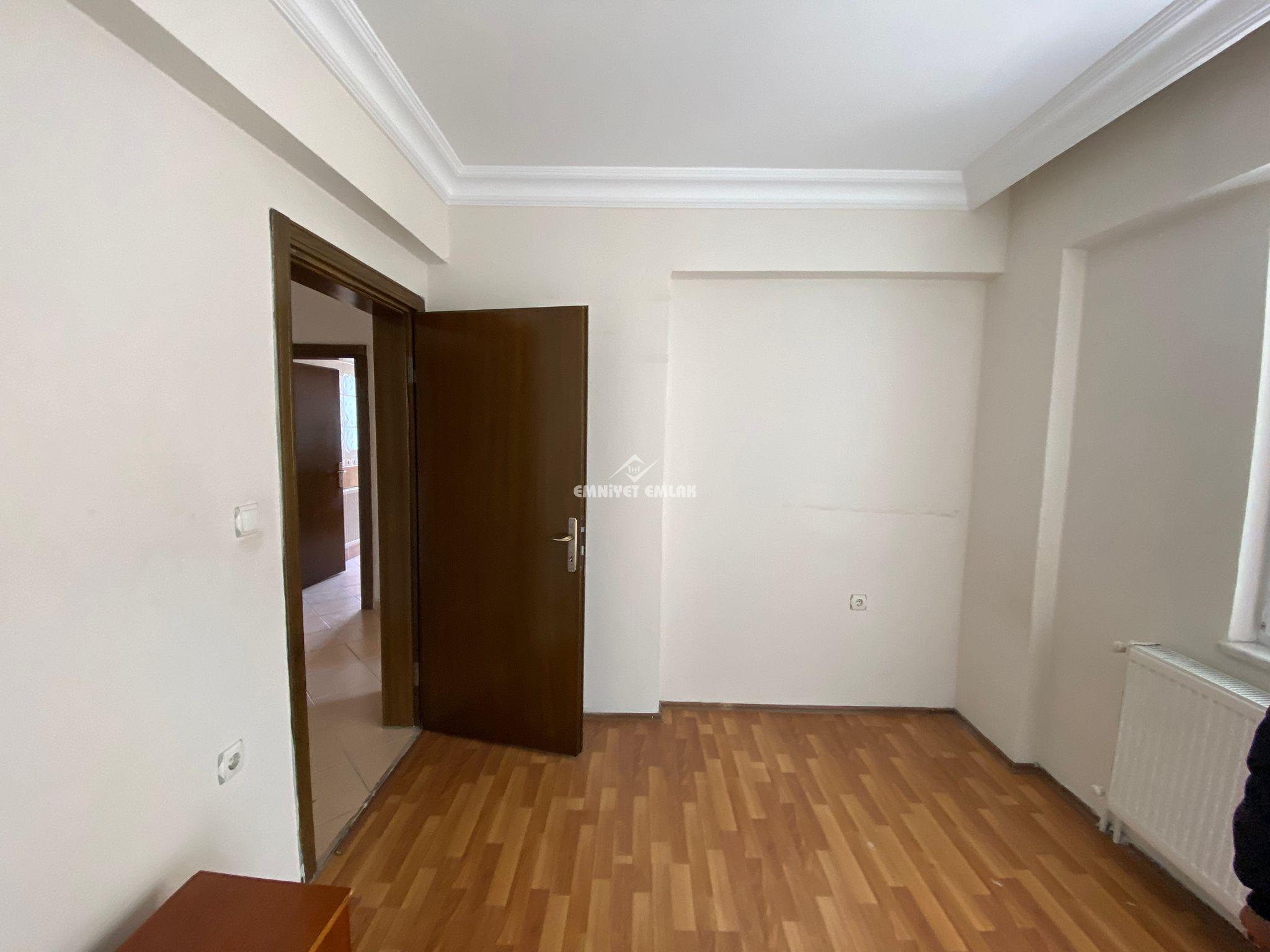 KAVAKLIK MAHALLESİNDE KİRALIK 2+1 DAİRE