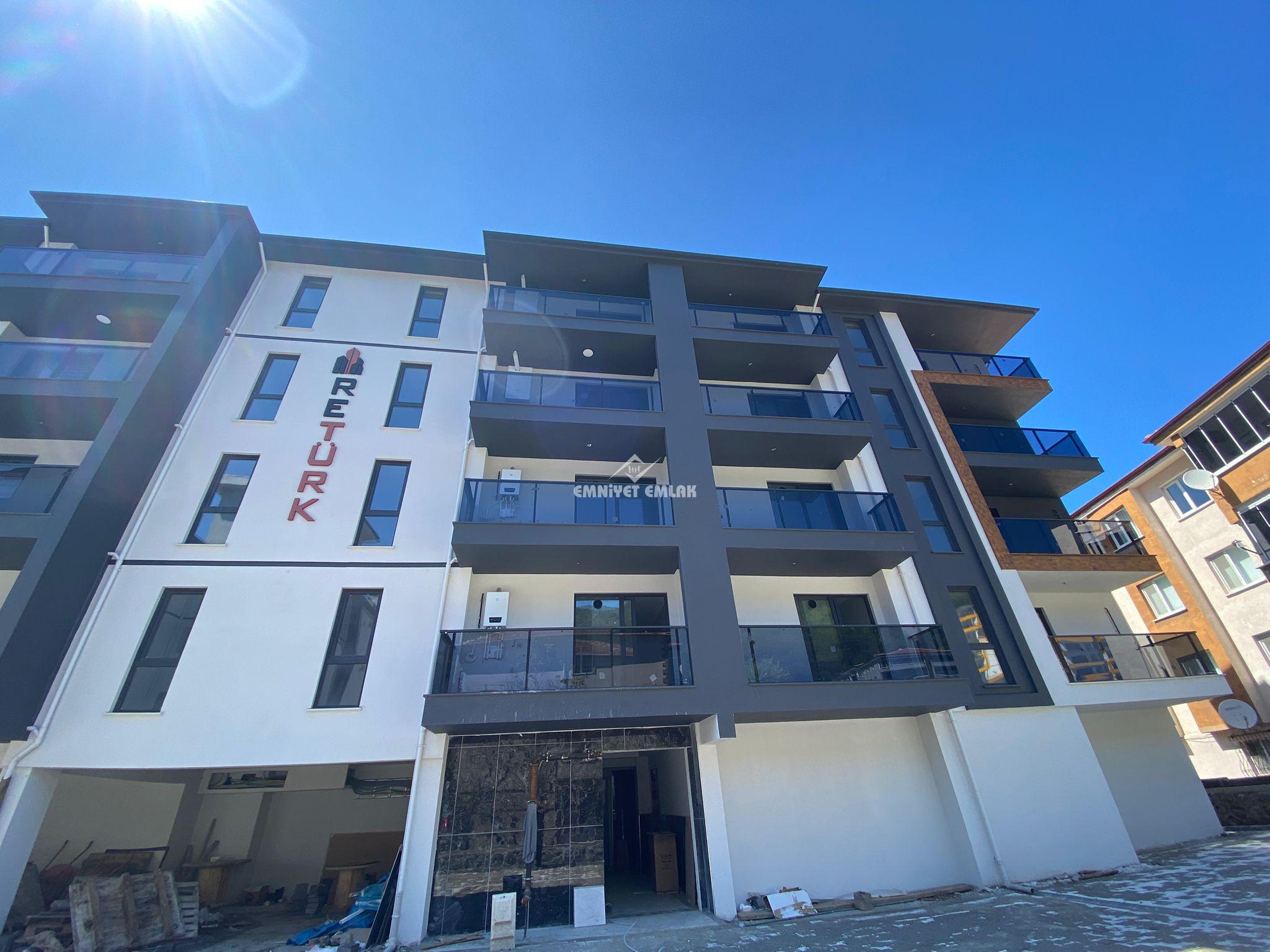 KEMER MEVKİİ’NDE SIFIR 1+1 EŞYALI KİRALIK DAİRE
