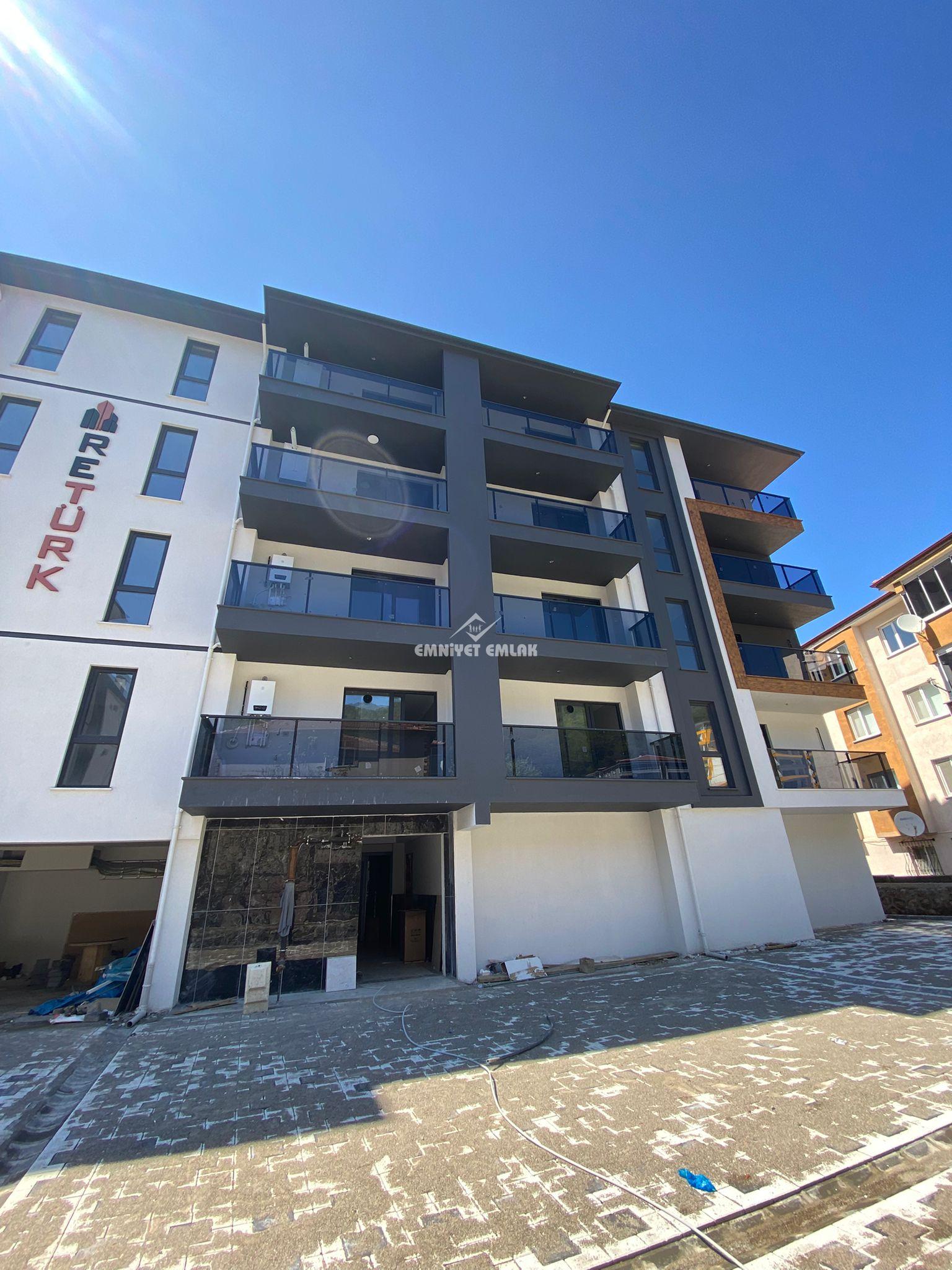 KEMER MEVKİİ’NDE SIFIR 1+1 EŞYALI KİRALIK DAİRE