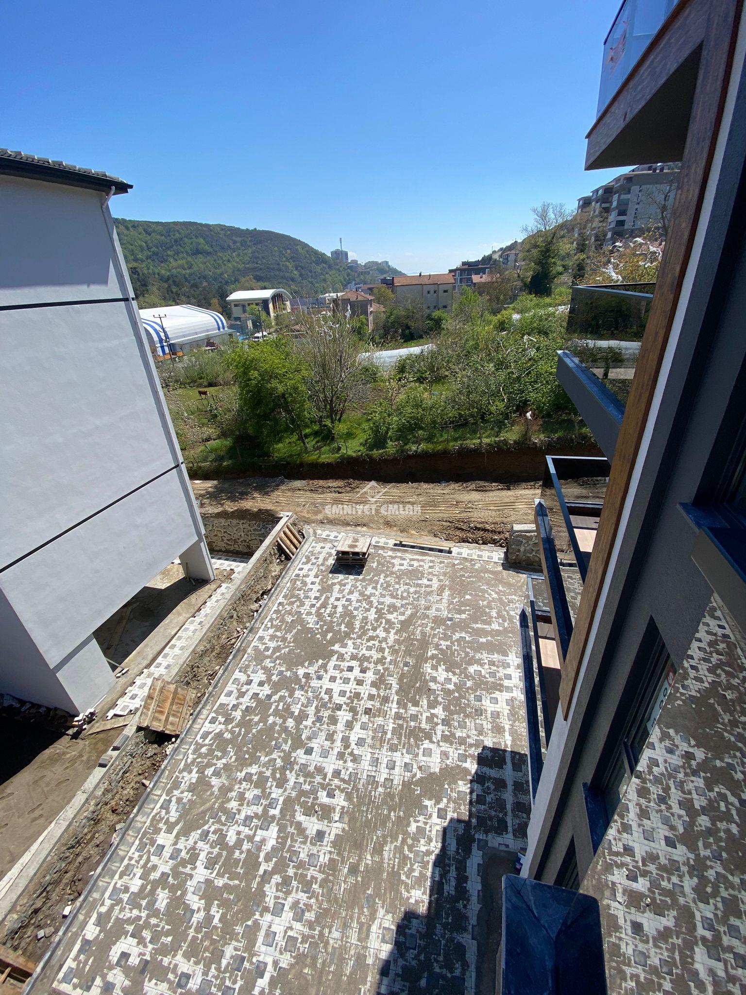 KEMER MEVKİİ’NDE SIFIR 1+1 EŞYALI KİRALIK DAİRE