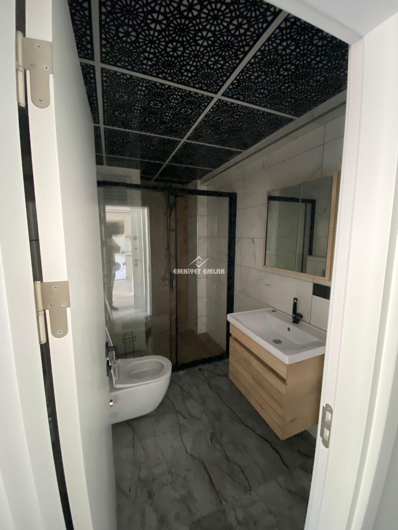 KEMER MEVKİİ’NDE SIFIR 1+1 EŞYALI KİRALIK DAİRE