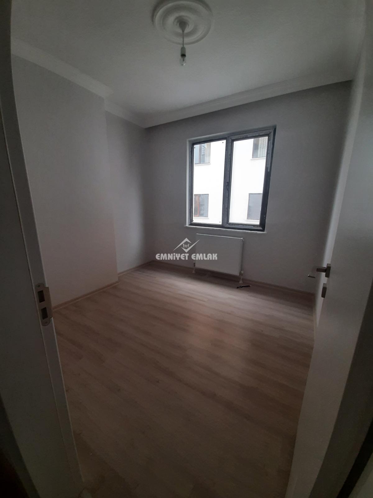 Kepez Polis Noktası Mevkii Satılık 3+1 Daire