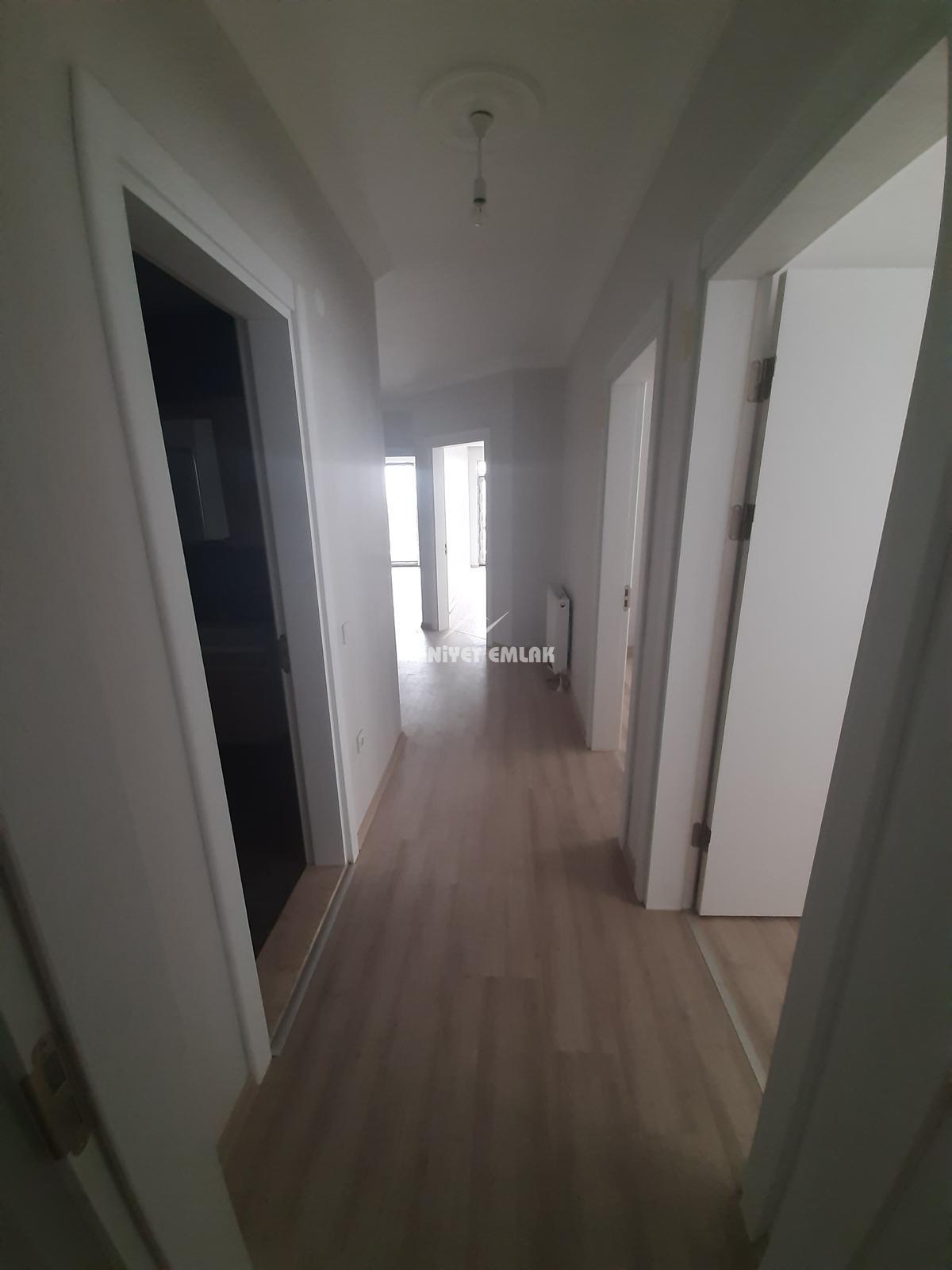 Kepez Polis Noktası Mevkii Satılık 3+1 Daire