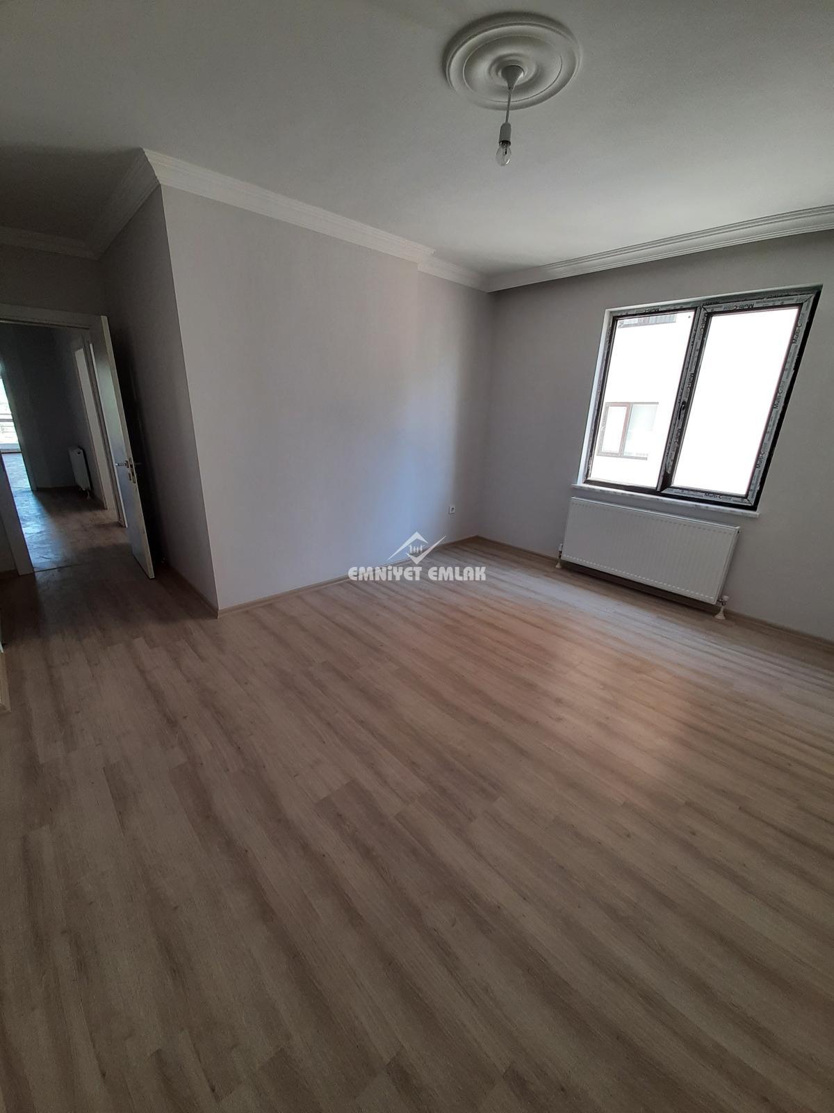 Kepez Polis Noktası Mevkii Satılık 3+1 Daire