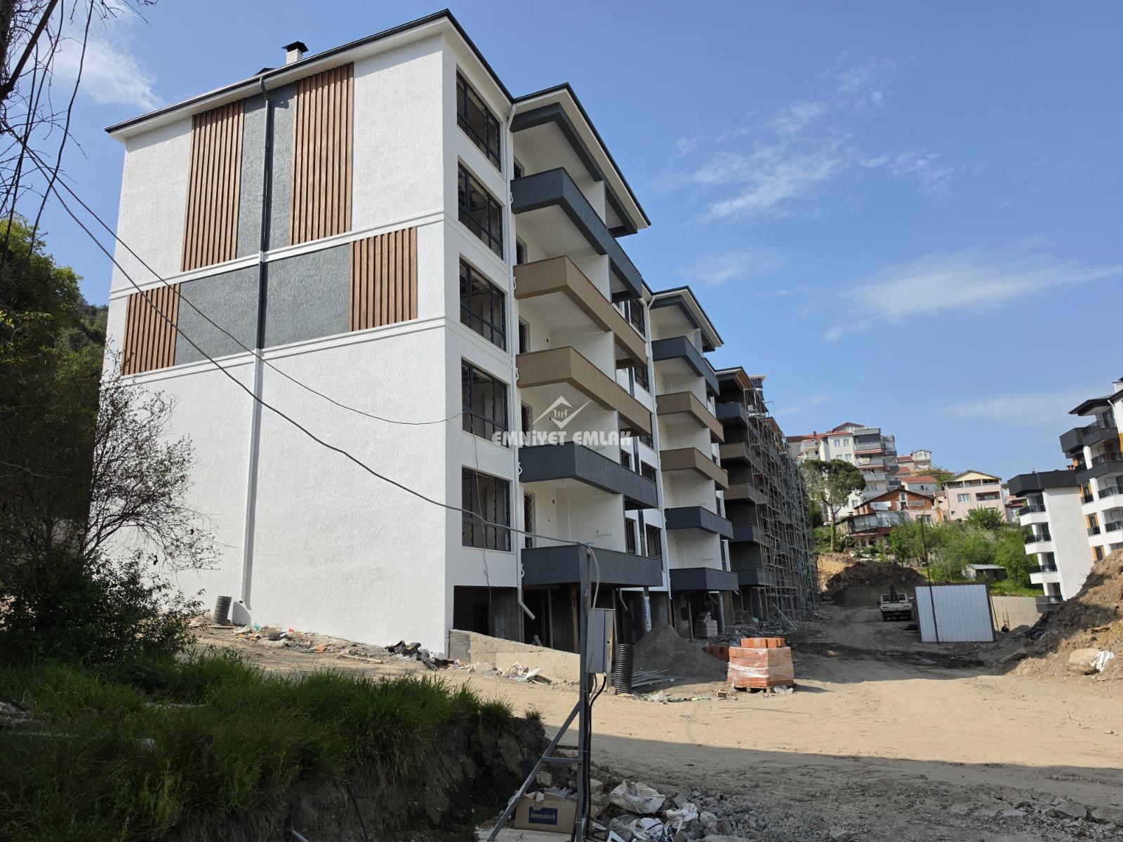 Kdz. Ereğli Kırmacı Okullar Bölgesi’nde Havuzlu 1+1 Satılık Daire
