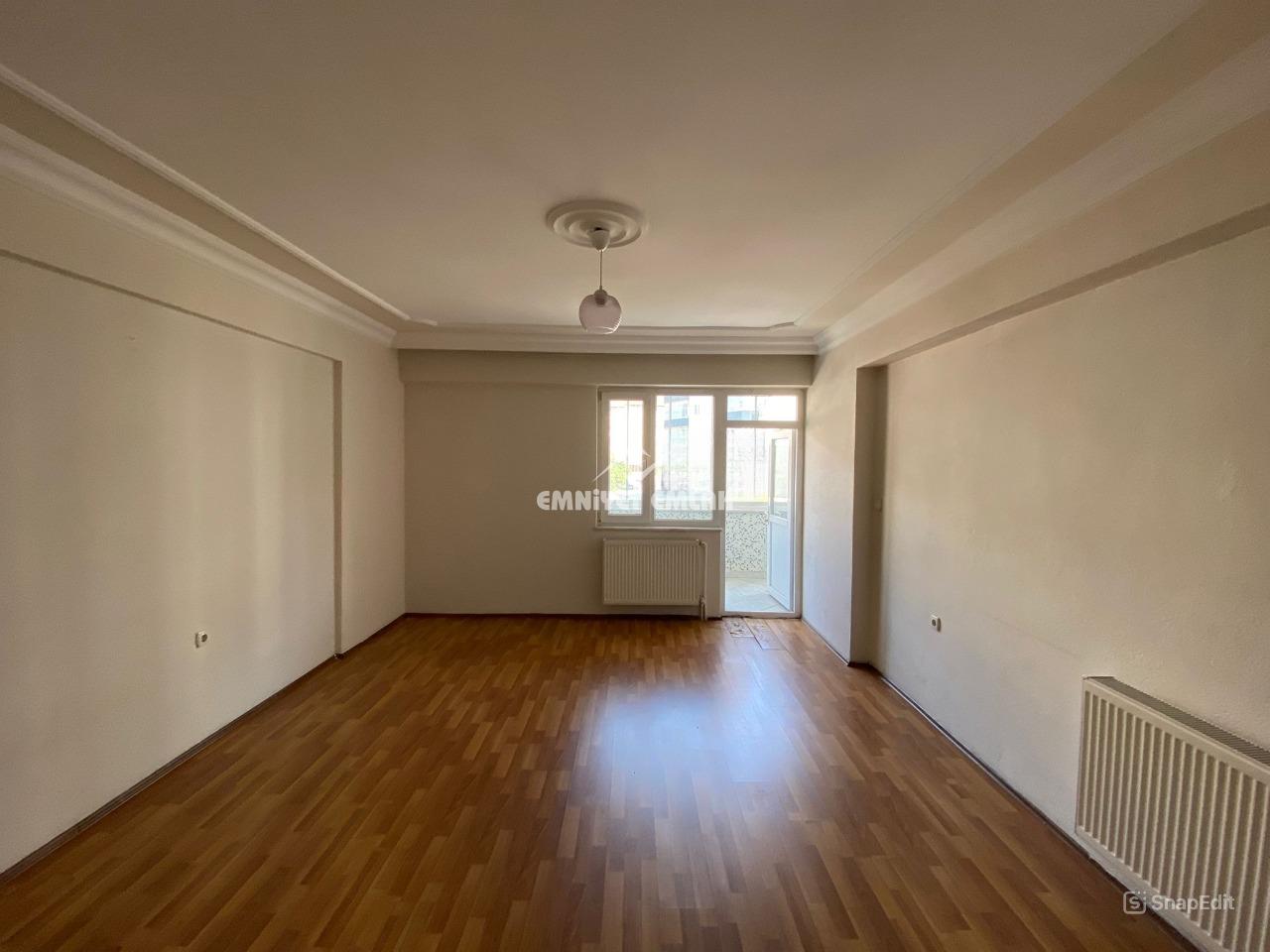 KAVAKLIK MAHALLESİNDE KİRALIK 2+1 DAİRE