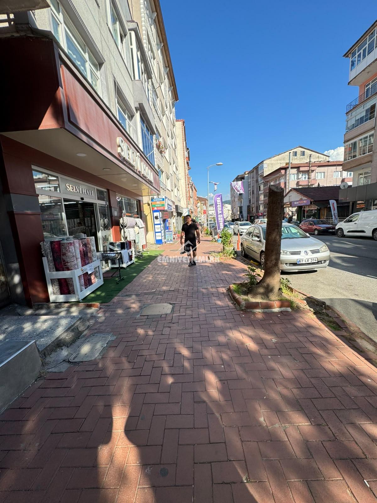 KDZ EREĞLİ İSTANBUL YOL AYRIMINDA DEVREN KİRALIK DÜKKAN