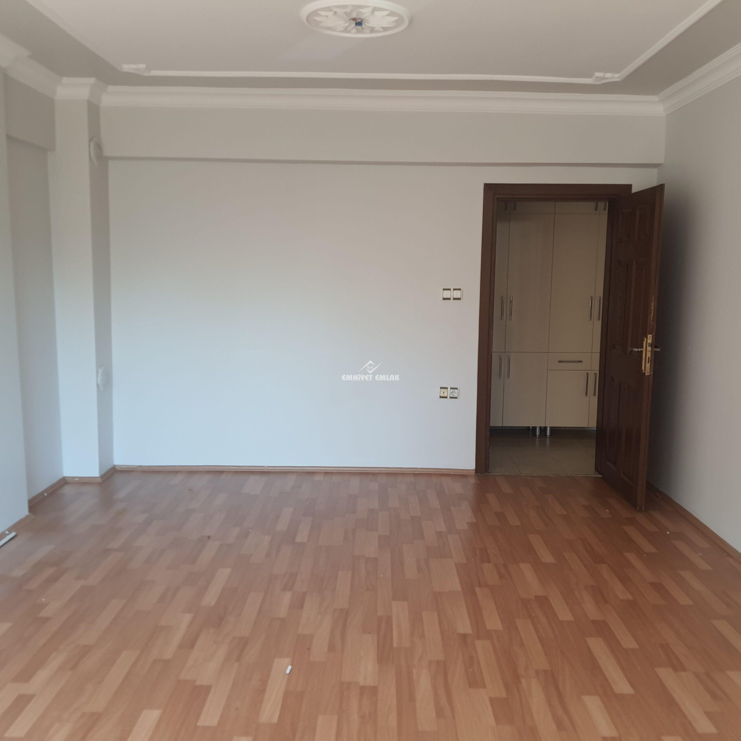 EREĞLİ AKARCA MAH. SALI PAZARI BÖL. KİRALIK 3+1 DAİRE