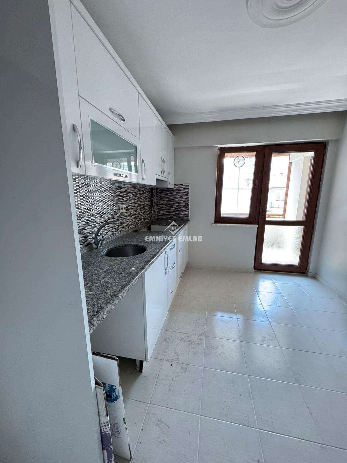 KDZ EREĞLİ KEPEZ MAHALLESİ ANAYOLA YAKIN  EBEVEYN BANYOLU 3+1 KİRALIK DAİRE