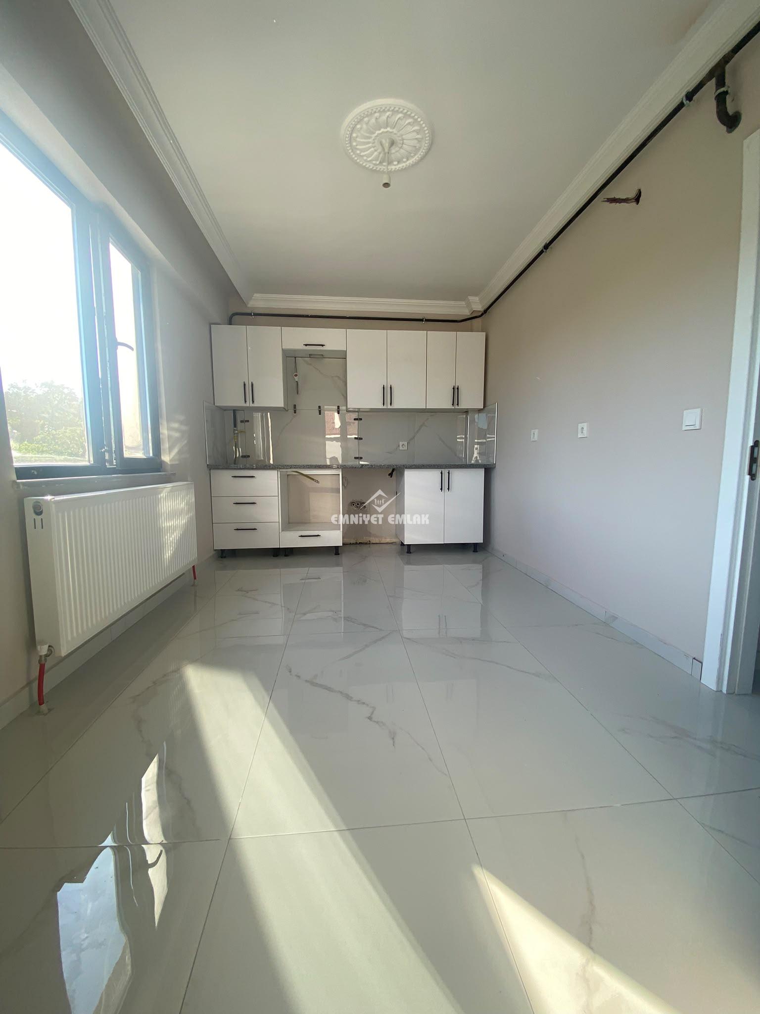 KDZ EREĞLİ KEPEZ MH ANAYOL ÜZERİNDE 2+1 EBEVEYN BANYOLU KİRALIK SIFIR DAİRE