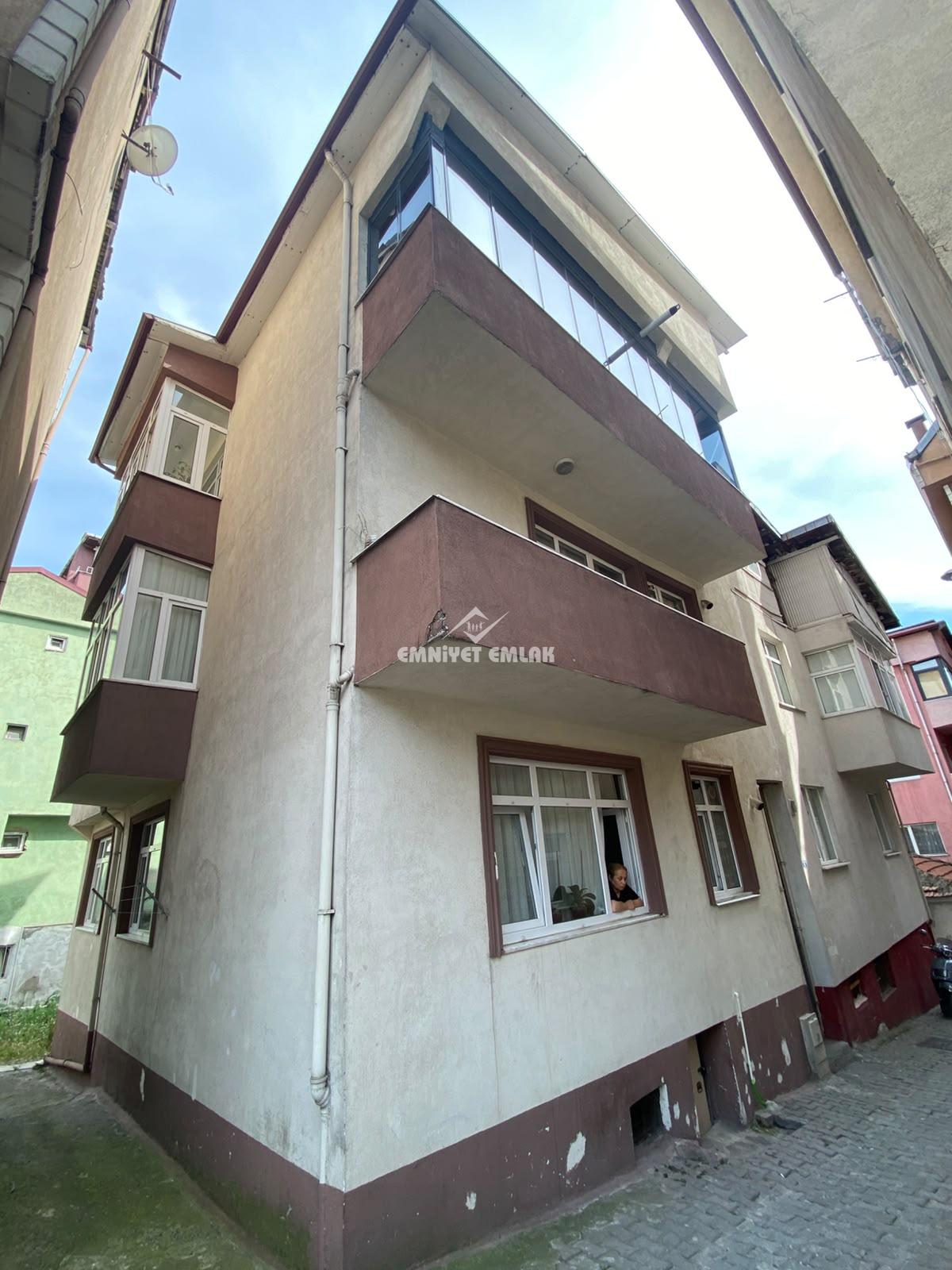KDZ EREĞLİ MÜFTÜ MAHALLESİ İSTANBUL YOL AYRIMI MEVKİİ 2+1 SATILIK DAİRE