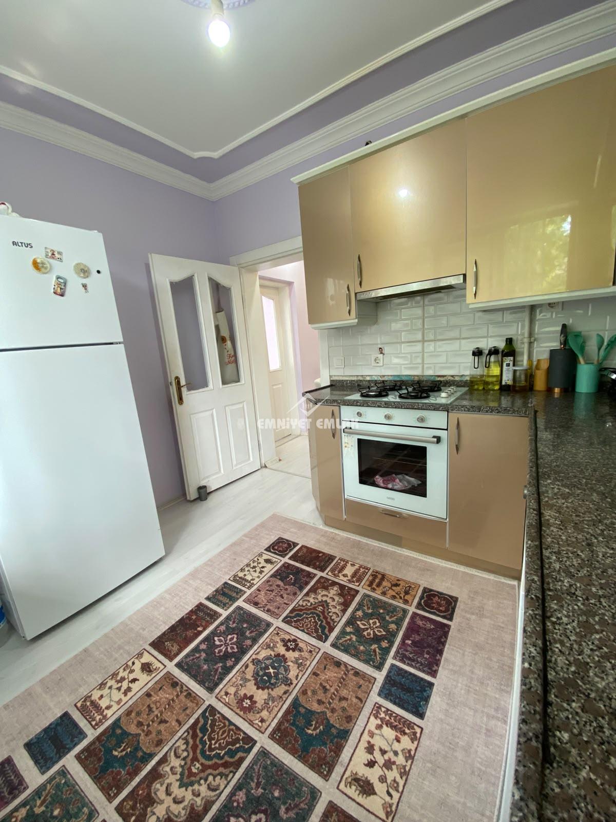 KDZ EREĞLİ HATİP SOKAKTA 2+1 EBEVEYN BANYOLU SATILIK DAİRE