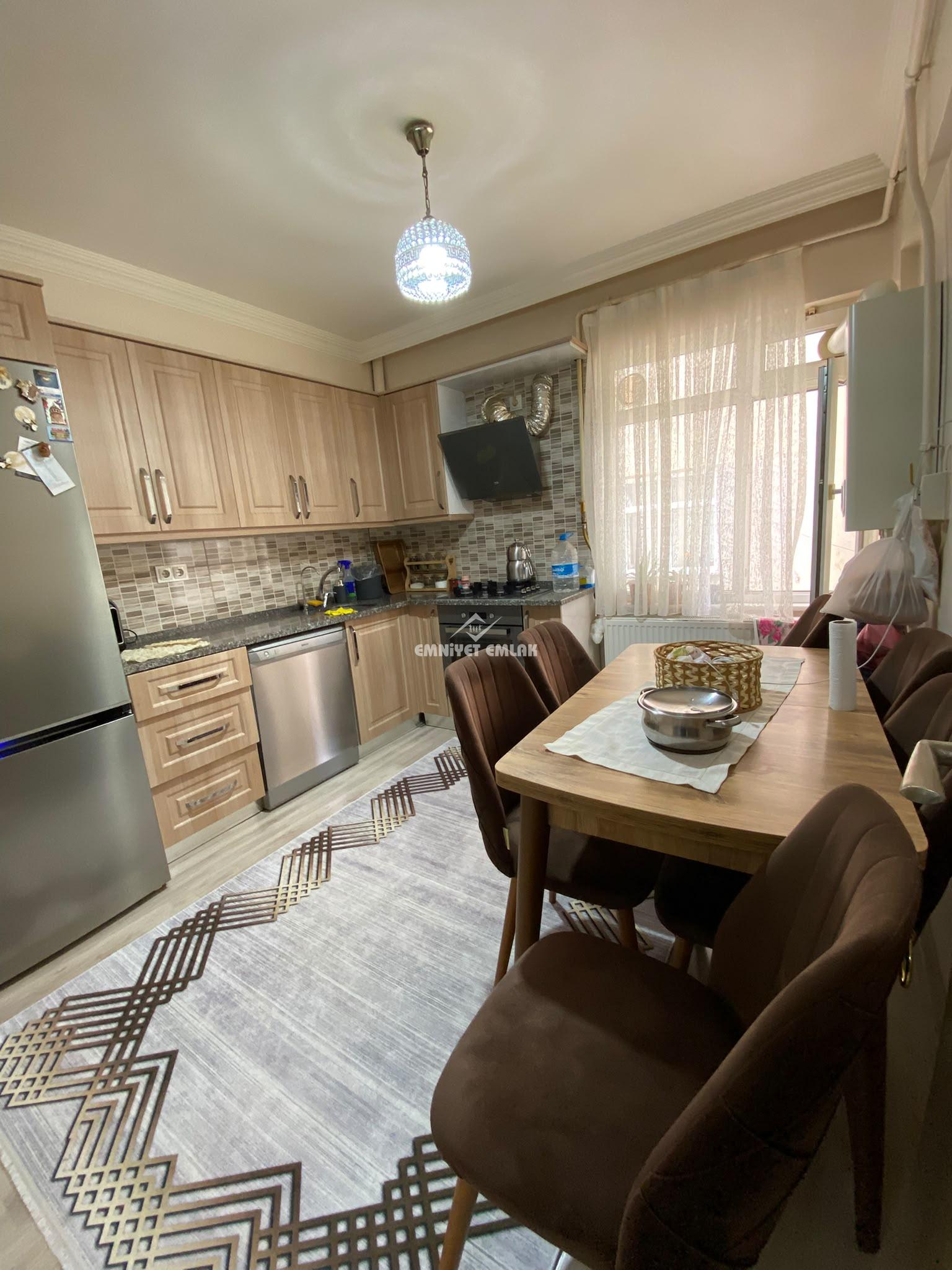 KDZ EREĞLİ MÜFTÜ MAHALLESİ İSTANBUL YOL AYRIMI MEVKİİ 2+1 SATILIK DAİRE