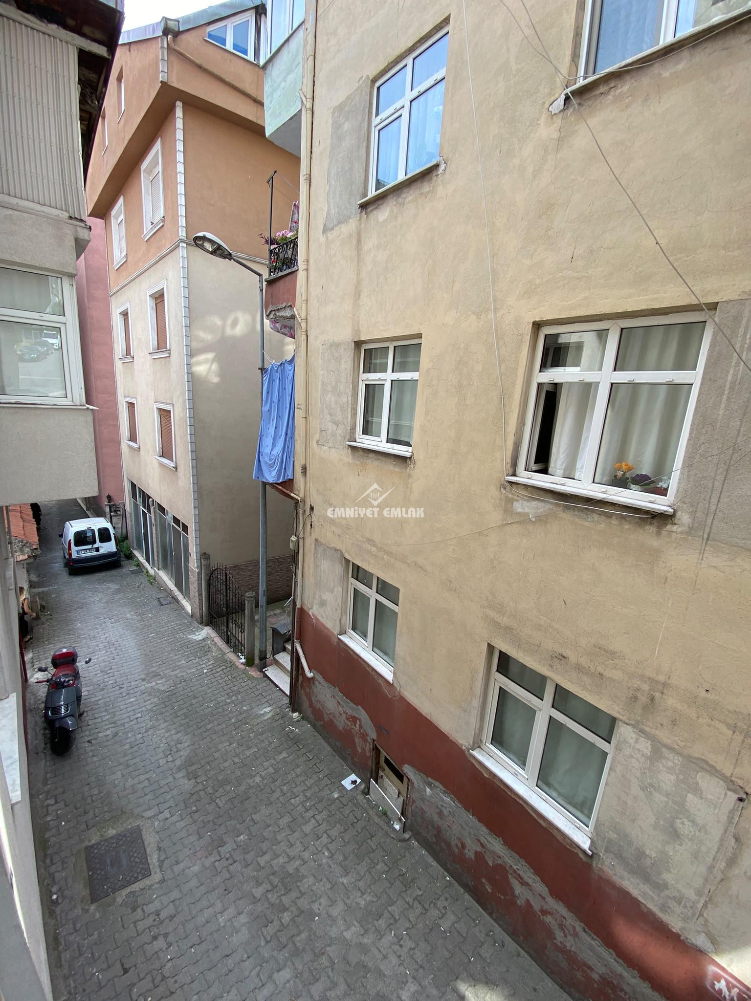 KDZ EREĞLİ MÜFTÜ MAHALLESİ İSTANBUL YOL AYRIMI MEVKİİ 2+1 SATILIK DAİRE