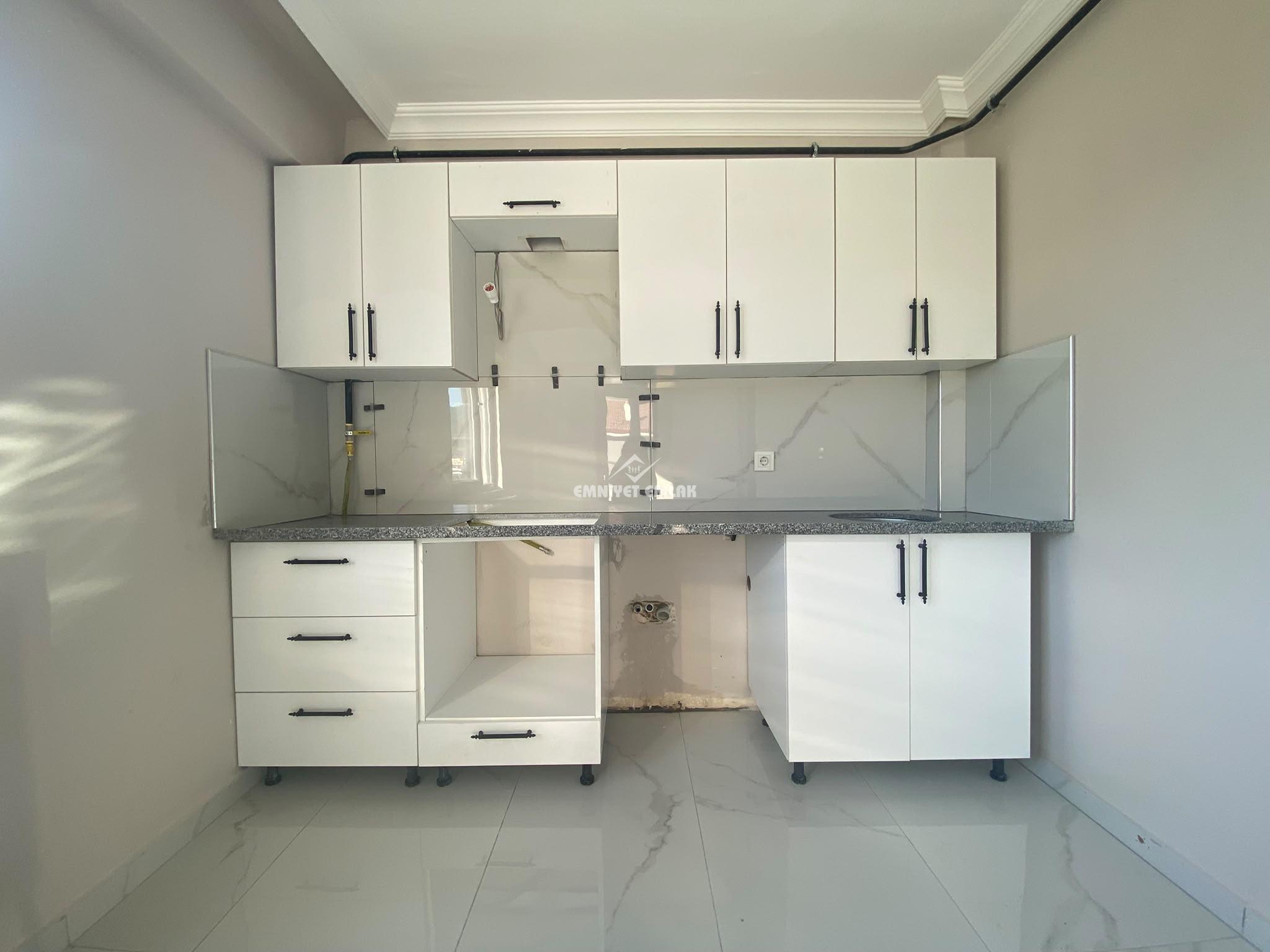 KDZ EREĞLİ KEPEZ MH ANAYOL ÜZERİNDE 2+1 EBEVEYN BANYOLU KİRALIK SIFIR DAİRE