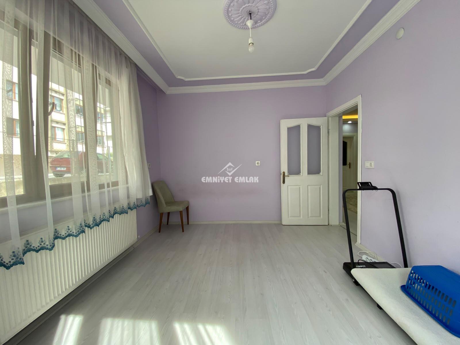 KDZ EREĞLİ HATİP SOKAKTA 2+1 EBEVEYN BANYOLU SATILIK DAİRE