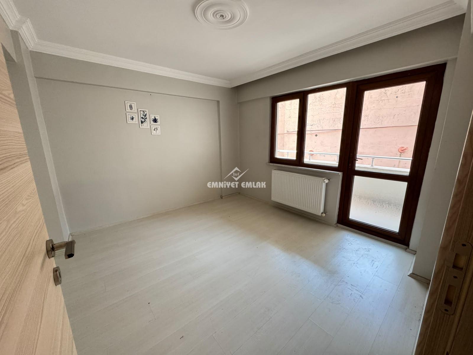 KDZ EREĞLİ KEPEZ MAHALLESİ ANAYOLA YAKIN  EBEVEYN BANYOLU 3+1 KİRALIK DAİRE