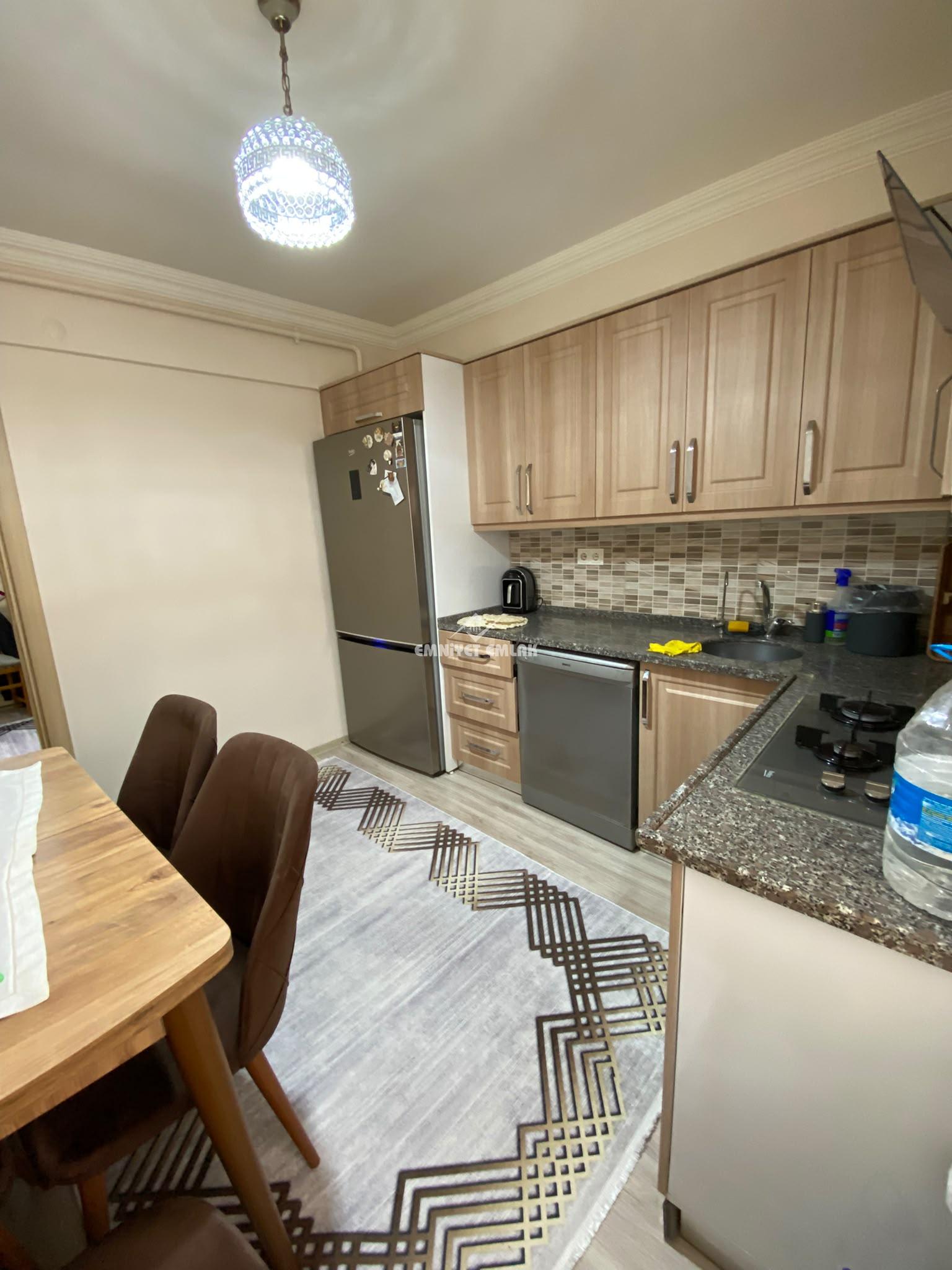 KDZ EREĞLİ MÜFTÜ MAHALLESİ İSTANBUL YOL AYRIMI MEVKİİ 2+1 SATILIK DAİRE