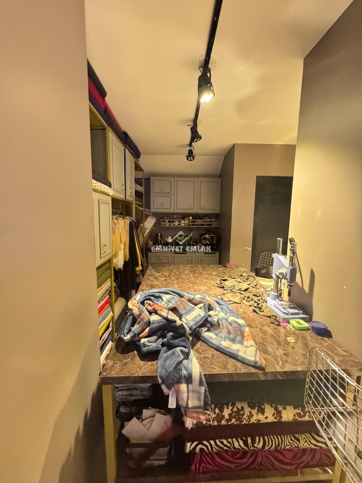KDZ EREĞLİ İSTANBUL YOL AYRIMINDA DEVREN KİRALIK DÜKKAN