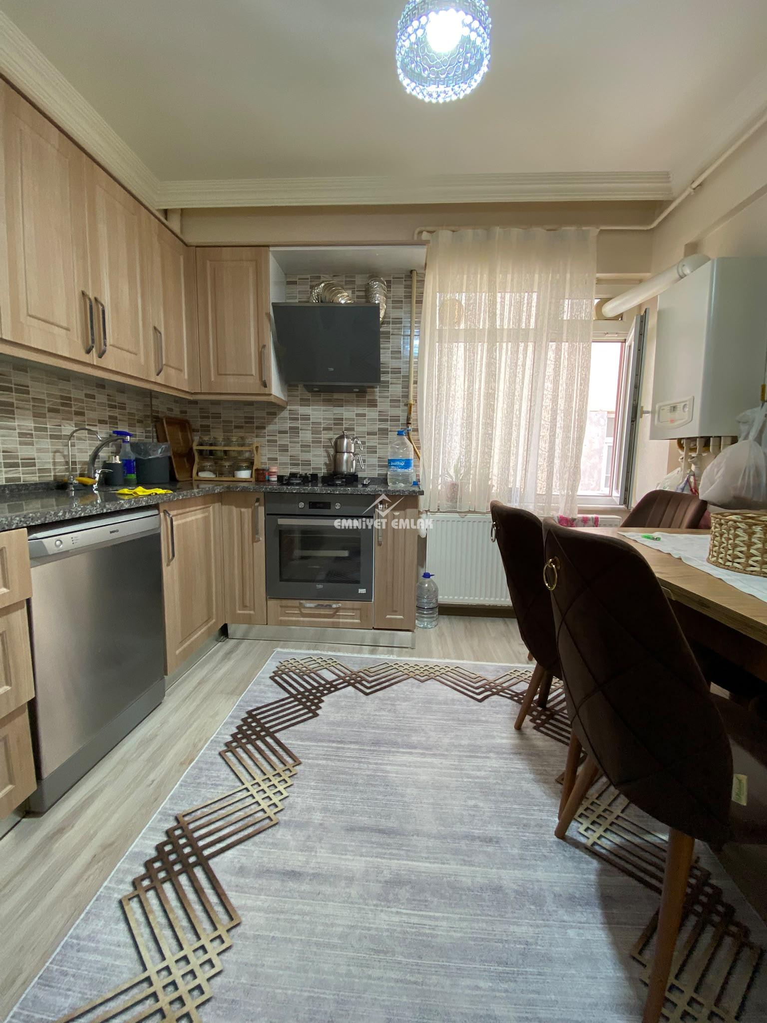 KDZ EREĞLİ MÜFTÜ MAHALLESİ İSTANBUL YOL AYRIMI MEVKİİ 2+1 SATILIK DAİRE