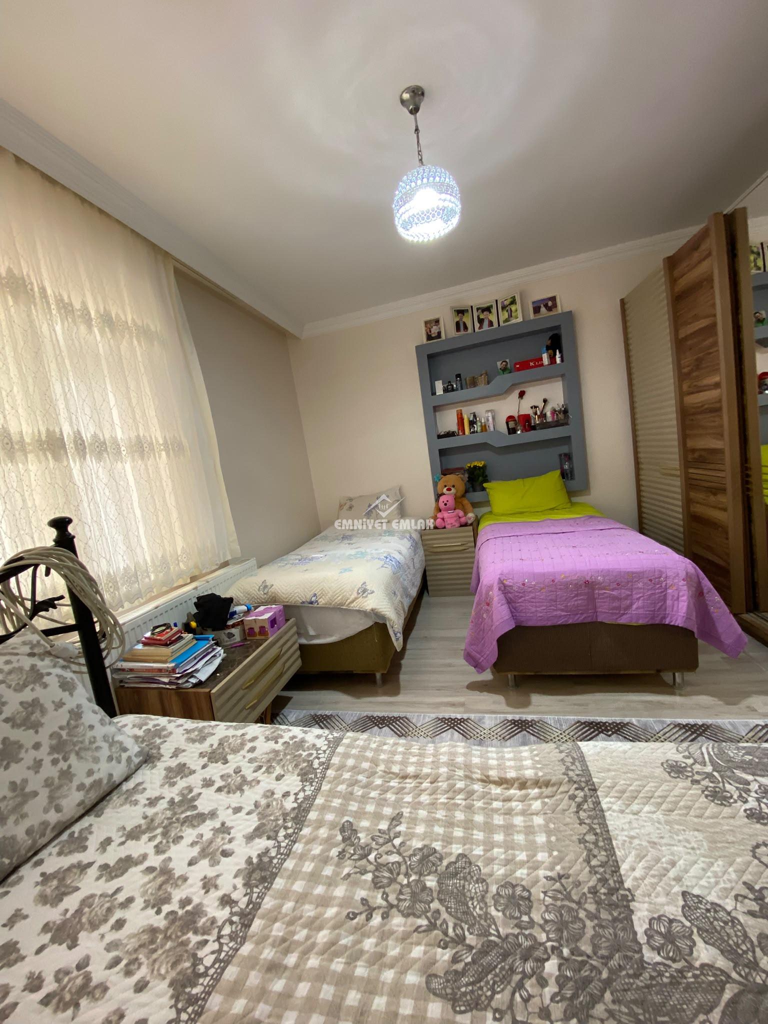 KDZ EREĞLİ MÜFTÜ MAHALLESİ İSTANBUL YOL AYRIMI MEVKİİ 2+1 SATILIK DAİRE