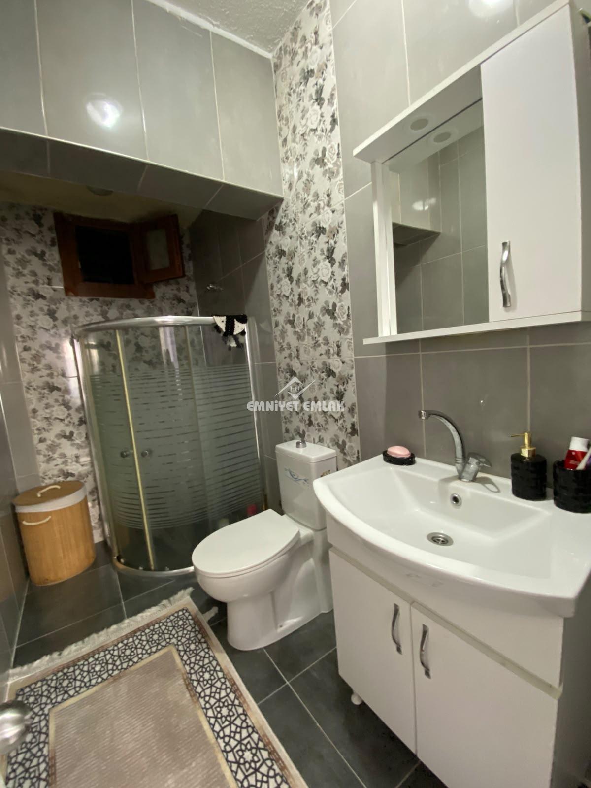 KDZ EREĞLİ HATİP SOKAKTA 2+1 EBEVEYN BANYOLU SATILIK DAİRE