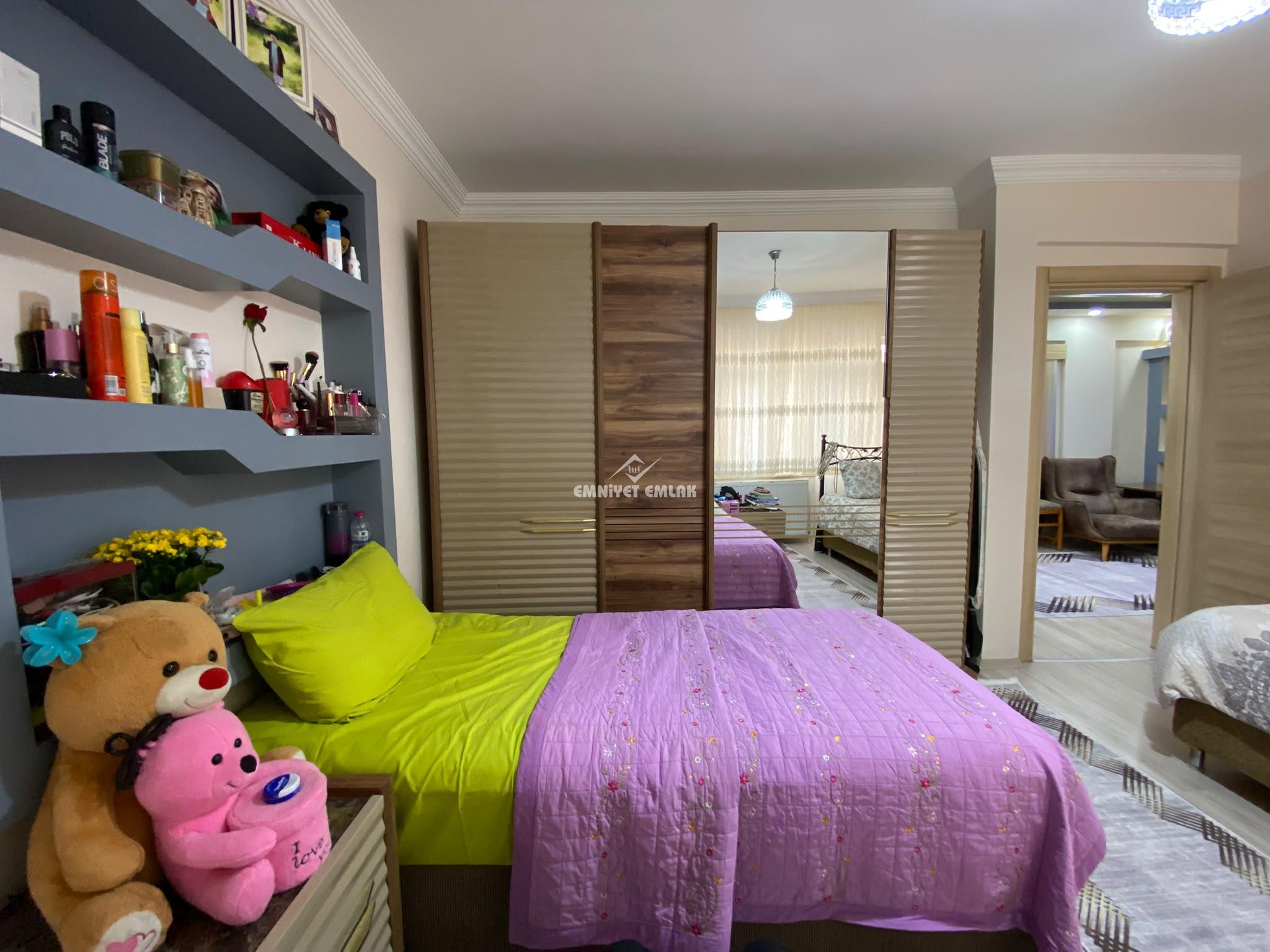 KDZ EREĞLİ MÜFTÜ MAHALLESİ İSTANBUL YOL AYRIMI MEVKİİ 2+1 SATILIK DAİRE