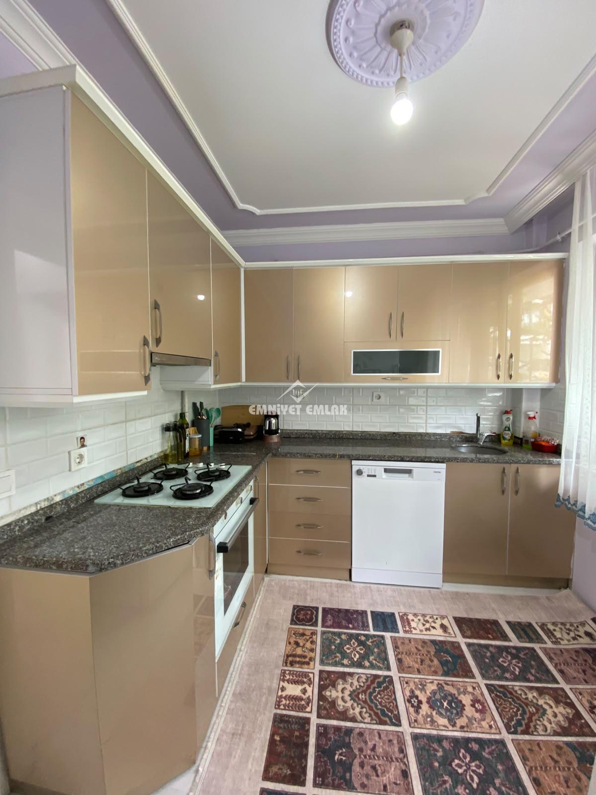 KDZ EREĞLİ HATİP SOKAKTA 2+1 EBEVEYN BANYOLU SATILIK DAİRE