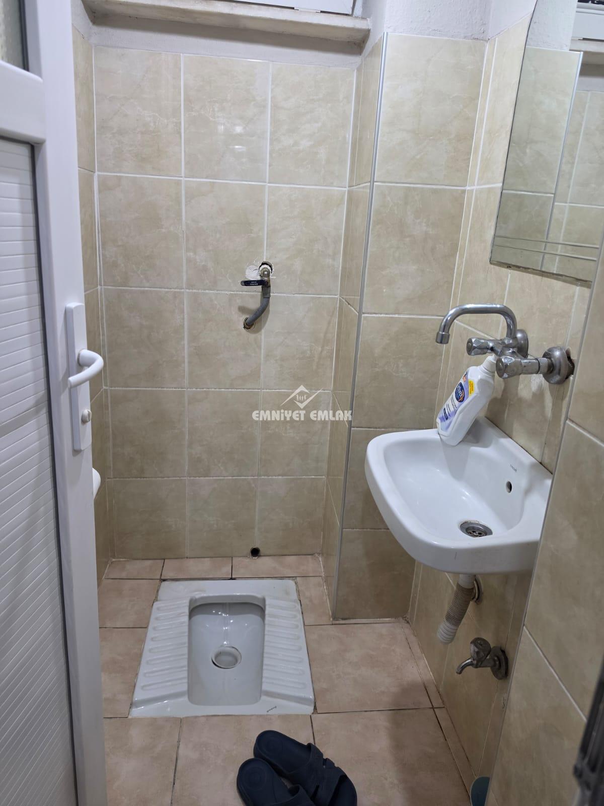 KDZ EREĞLİ KIŞLA MH. GÜZELYUVA LOJMANLARINDA 3+1 SATILIK DAİRE