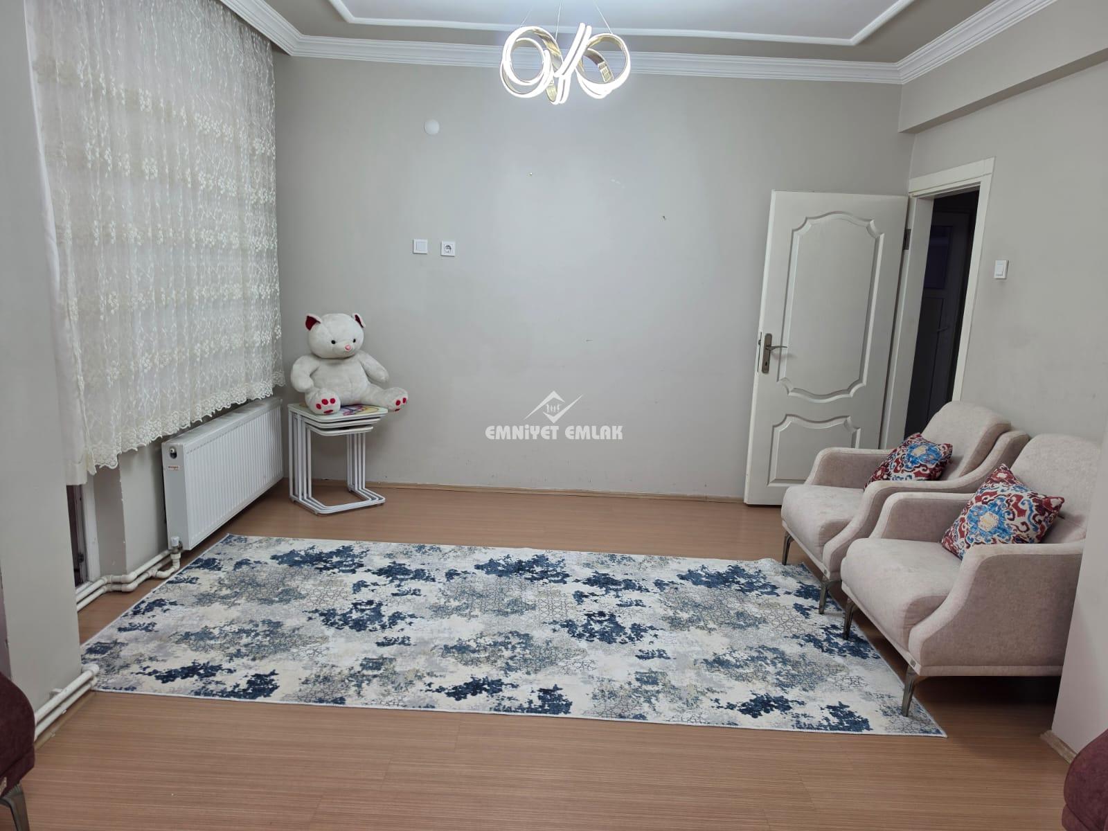 KDZ EREĞLİ KIŞLA MH. GÜZELYUVA LOJMANLARINDA 3+1 SATILIK DAİRE