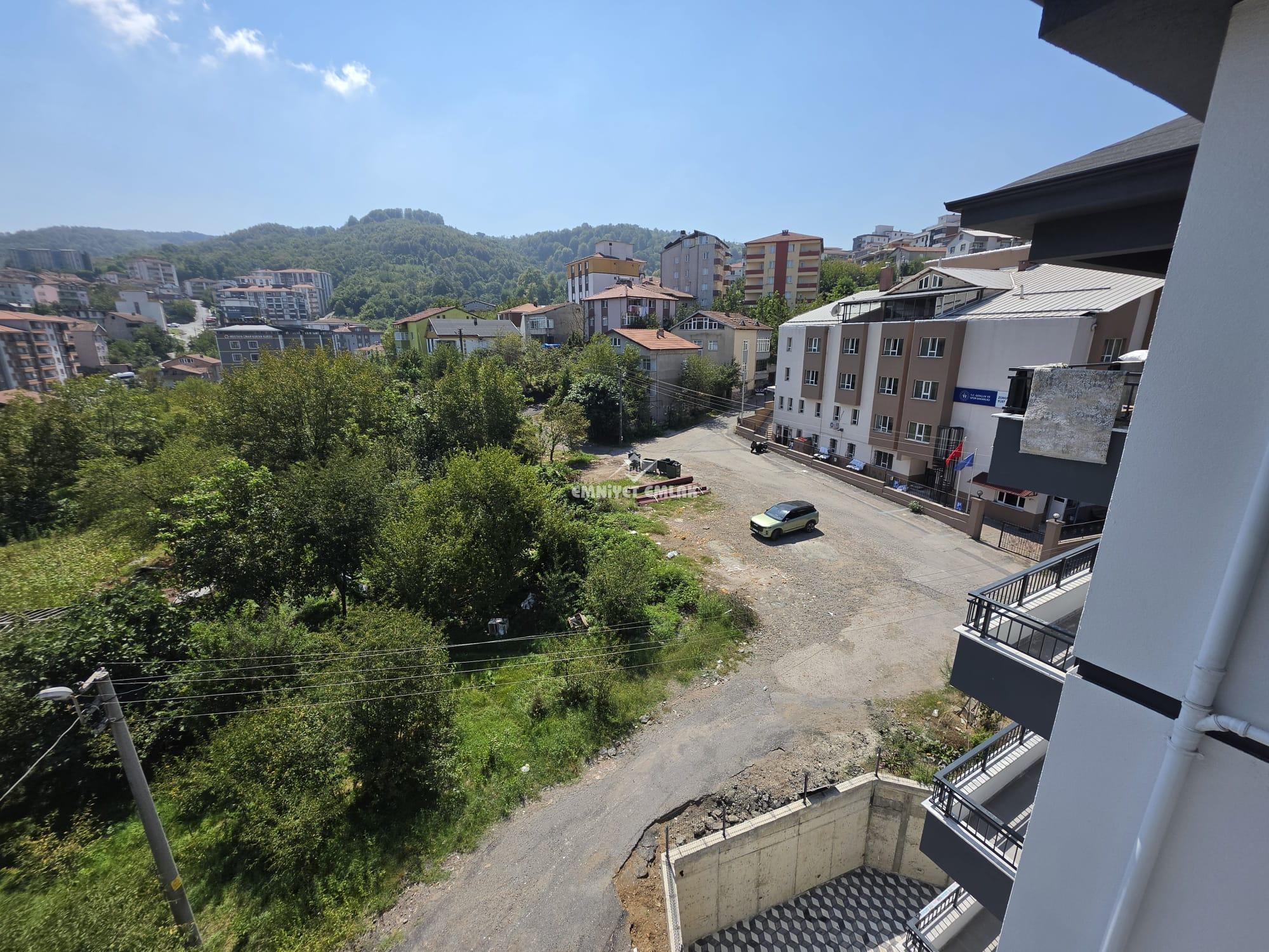 KDZ EREĞLİ SOLAK YOL AYRIMI ANAYOLA YAKIN 2+1 SIFIR KİRALIK DAİRE