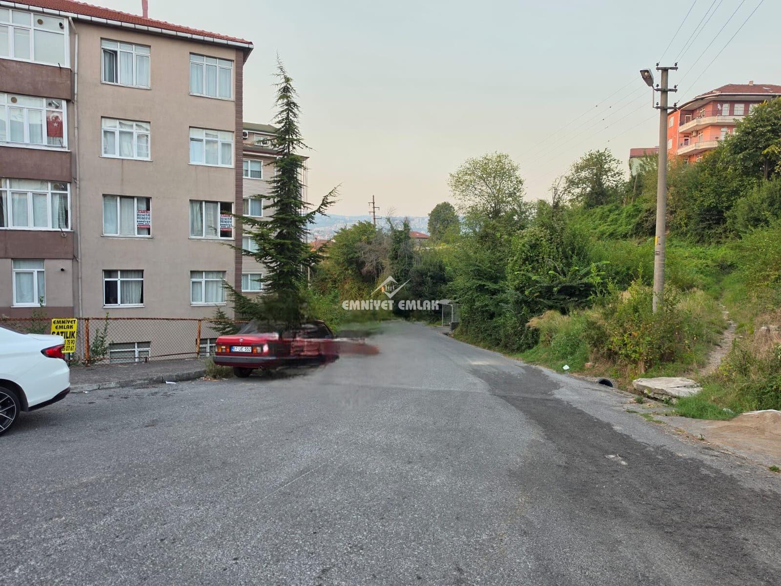 KDZ EREĞLİ KIŞLA MH. GÜZELYUVA LOJMANLARINDA 3+1 SATILIK DAİRE