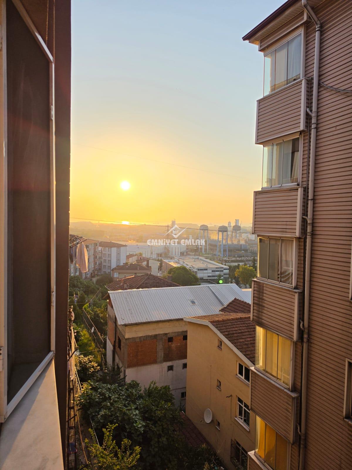 KDZ EREĞLİ KIŞLA MH. GÜZELYUVA LOJMANLARINDA 3+1 SATILIK DAİRE