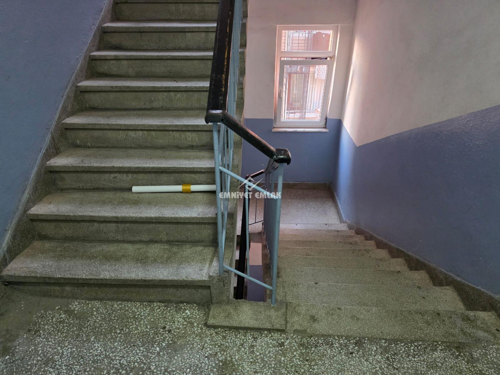 KDZ EREĞLİ KIŞLA MH. GÜZELYUVA LOJMANLARINDA 3+1 SATILIK DAİRE