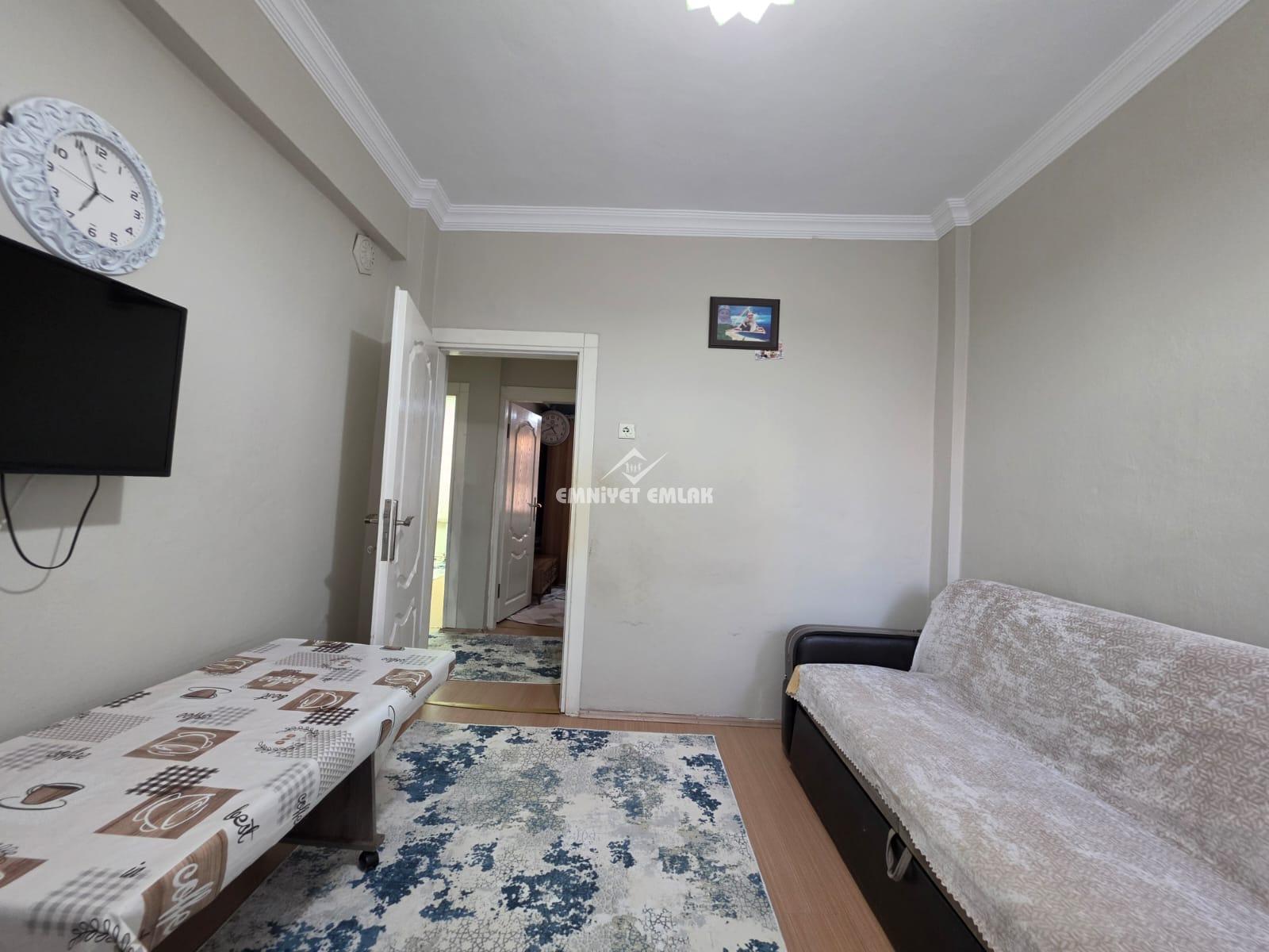 KDZ EREĞLİ KIŞLA MH. GÜZELYUVA LOJMANLARINDA 3+1 SATILIK DAİRE