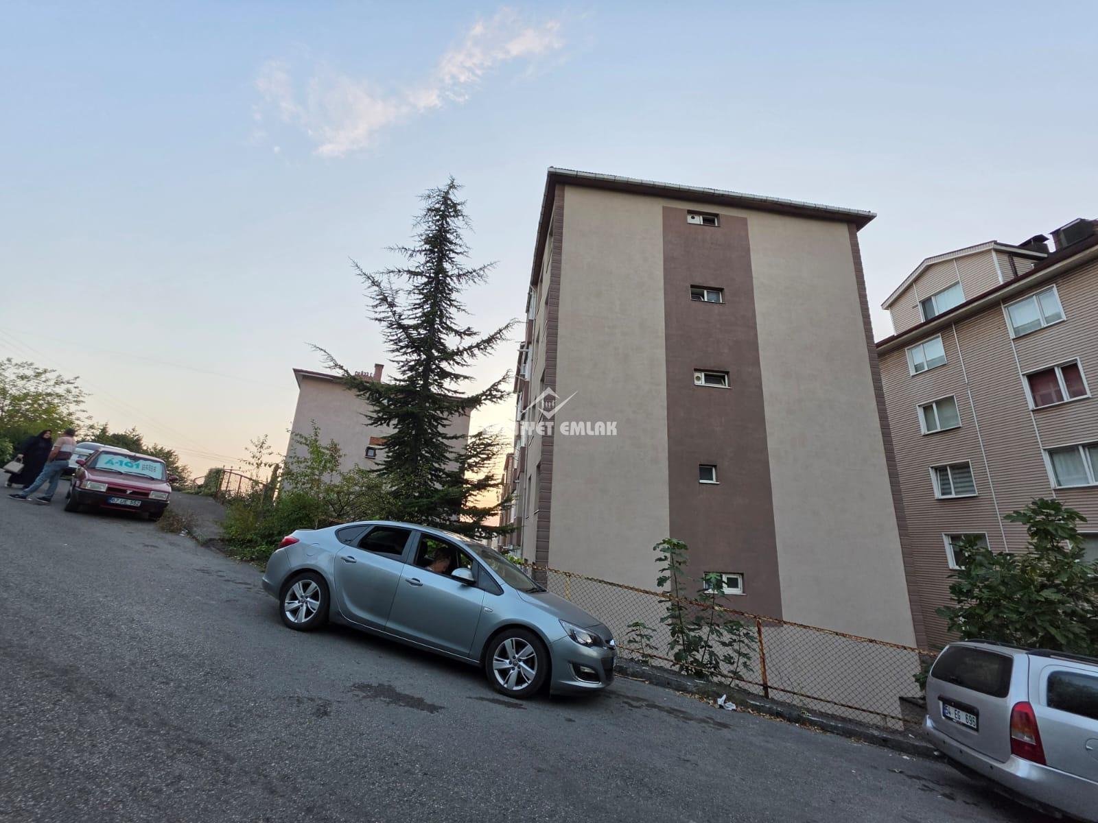 KDZ EREĞLİ KIŞLA MH. GÜZELYUVA LOJMANLARINDA 3+1 SATILIK DAİRE