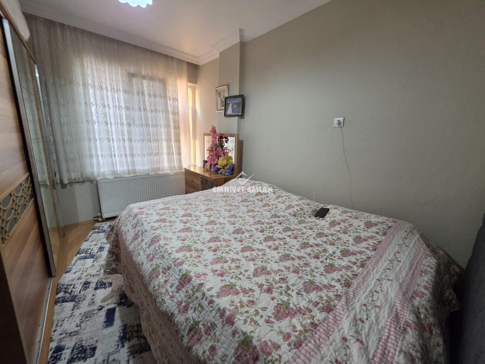 KDZ EREĞLİ KIŞLA MH. GÜZELYUVA LOJMANLARINDA 3+1 SATILIK DAİRE