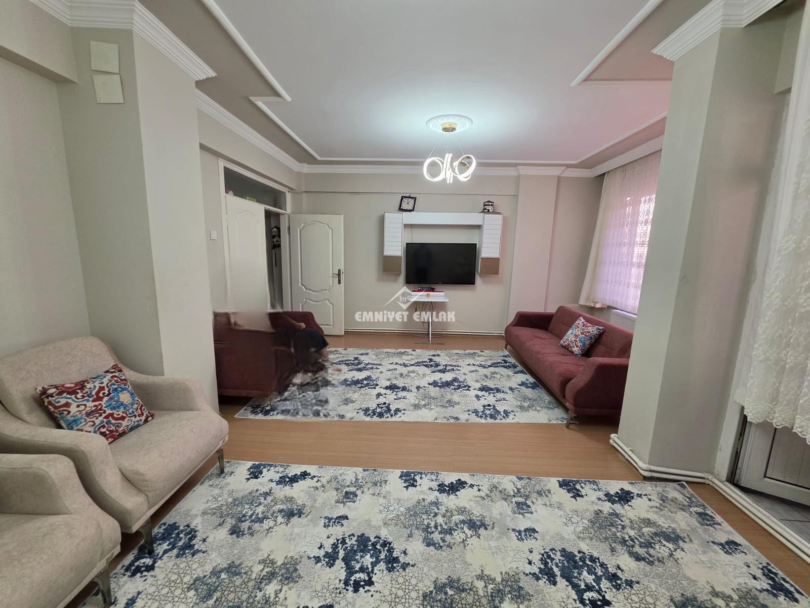 KDZ EREĞLİ KIŞLA MH. GÜZELYUVA LOJMANLARINDA 3+1 SATILIK DAİRE