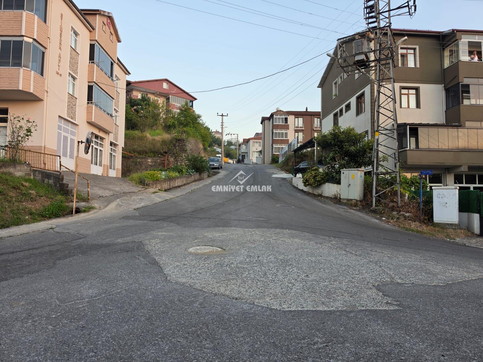 KDZ EREĞLİ KIŞLA MH. GÜZELYUVA LOJMANLARINDA 3+1 SATILIK DAİRE