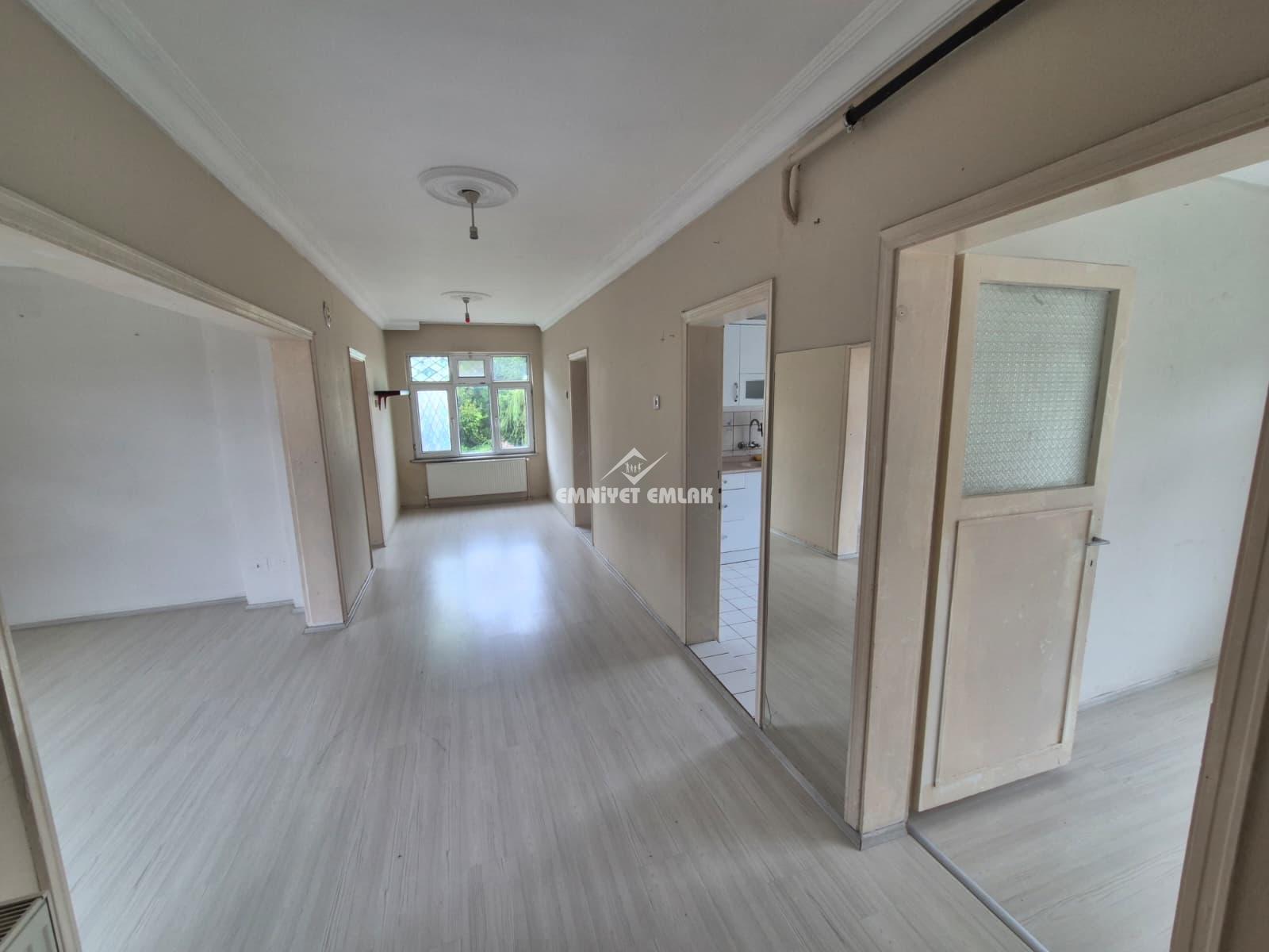 KIRMACI MAHALLESİ’NDE BAHÇELİ 2+1 KİRALIK DAİRE