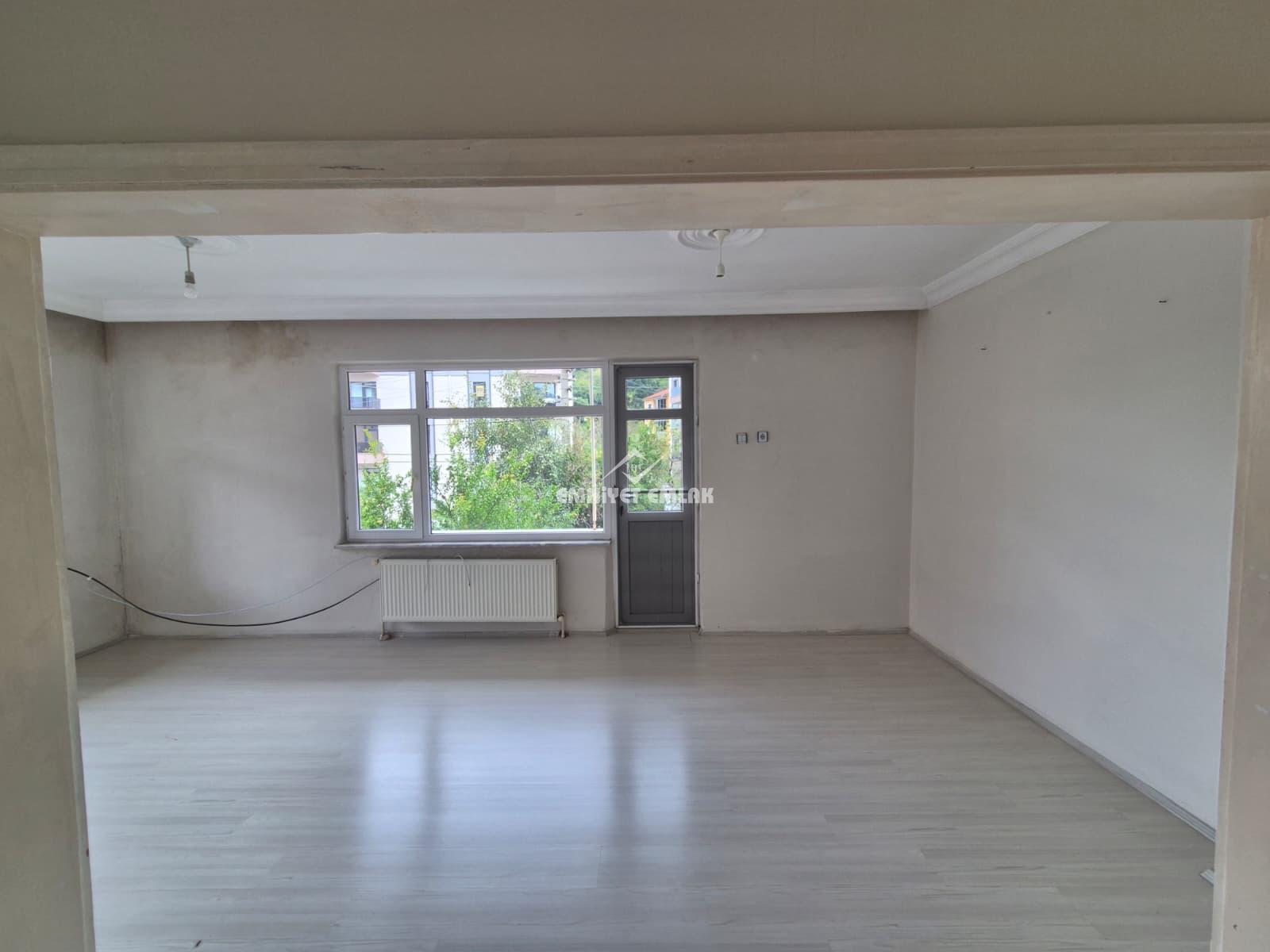 KIRMACI MAHALLESİ’NDE BAHÇELİ 2+1 KİRALIK DAİRE