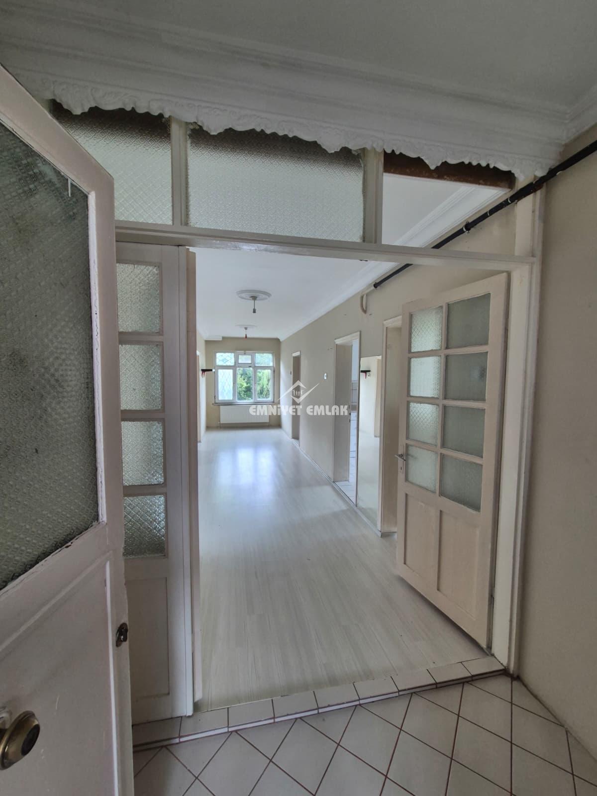 KIRMACI MAHALLESİ’NDE BAHÇELİ 2+1 KİRALIK DAİRE