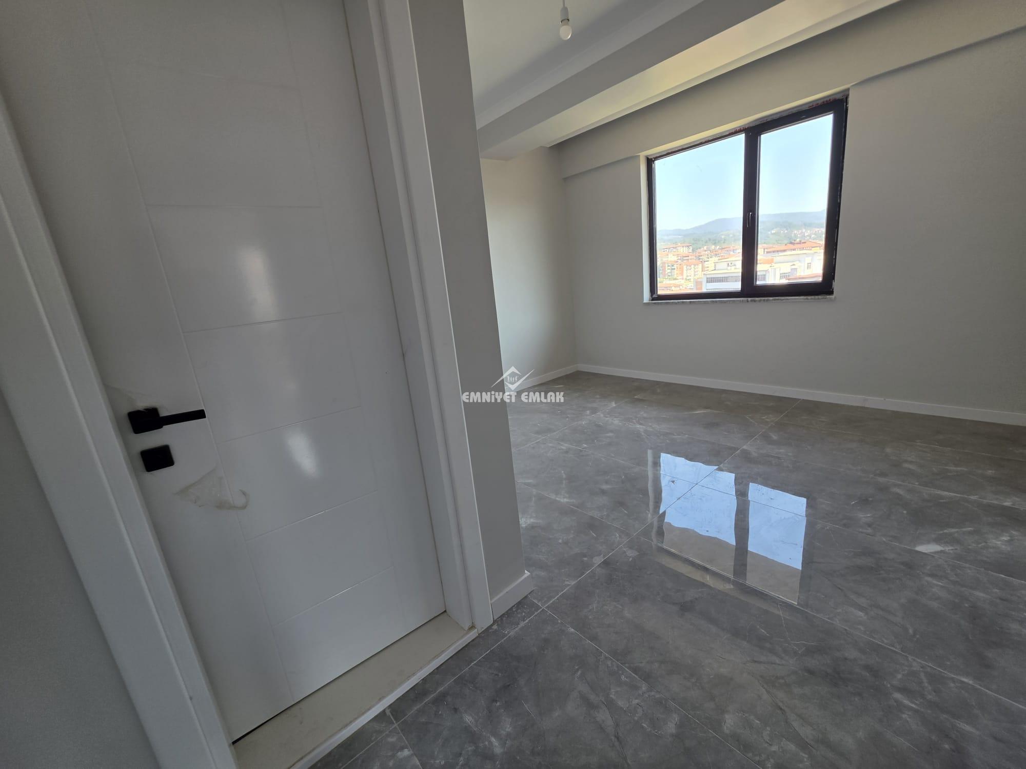 KDZ EREĞLİ SOLAK YOL AYRIMI ANAYOLA YAKIN 2+1 SIFIR KİRALIK DAİRE